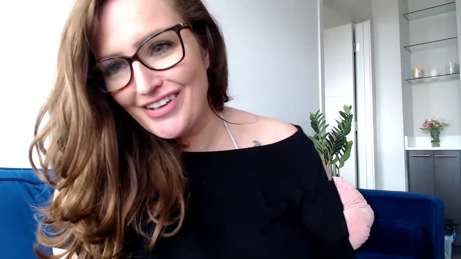 Gallery image thumbnail from Alexis_Anne's myfreecams stream on, 11/26/2022, 20:04 image 6 of 20
