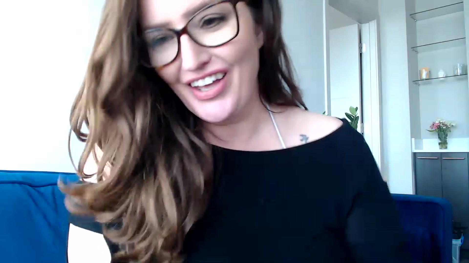 Gallery image thumbnail from Alexis_Anne's myfreecams stream on, 11/26/2022, 20:04 image 5 of 20