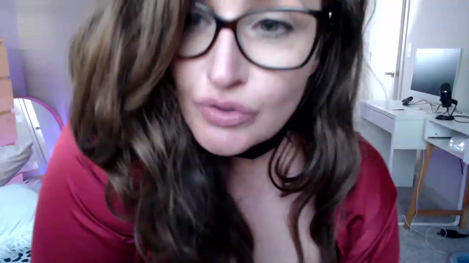 Gallery image thumbnail from Alexis_Anne's myfreecams stream on, 12/01/2022, 22:18 image 14 of 20