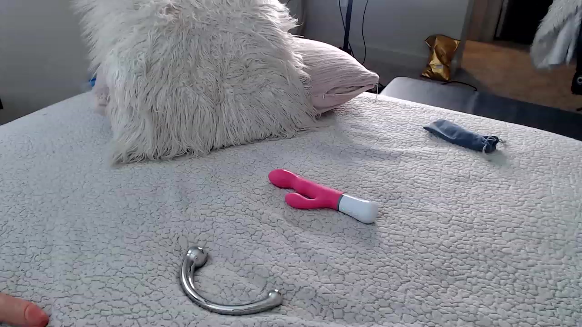 Gallery image thumbnail from Alexis_Anne's myfreecams stream on, 12/02/2022, 22:49 image 5 of 20
