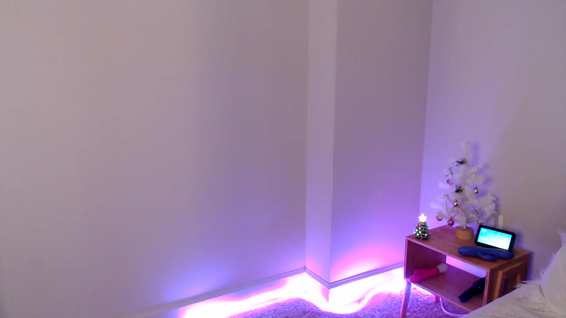 Gallery image thumbnail from Alexis_Anne's myfreecams stream on, 12/03/2022, 01:58 image 16 of 20