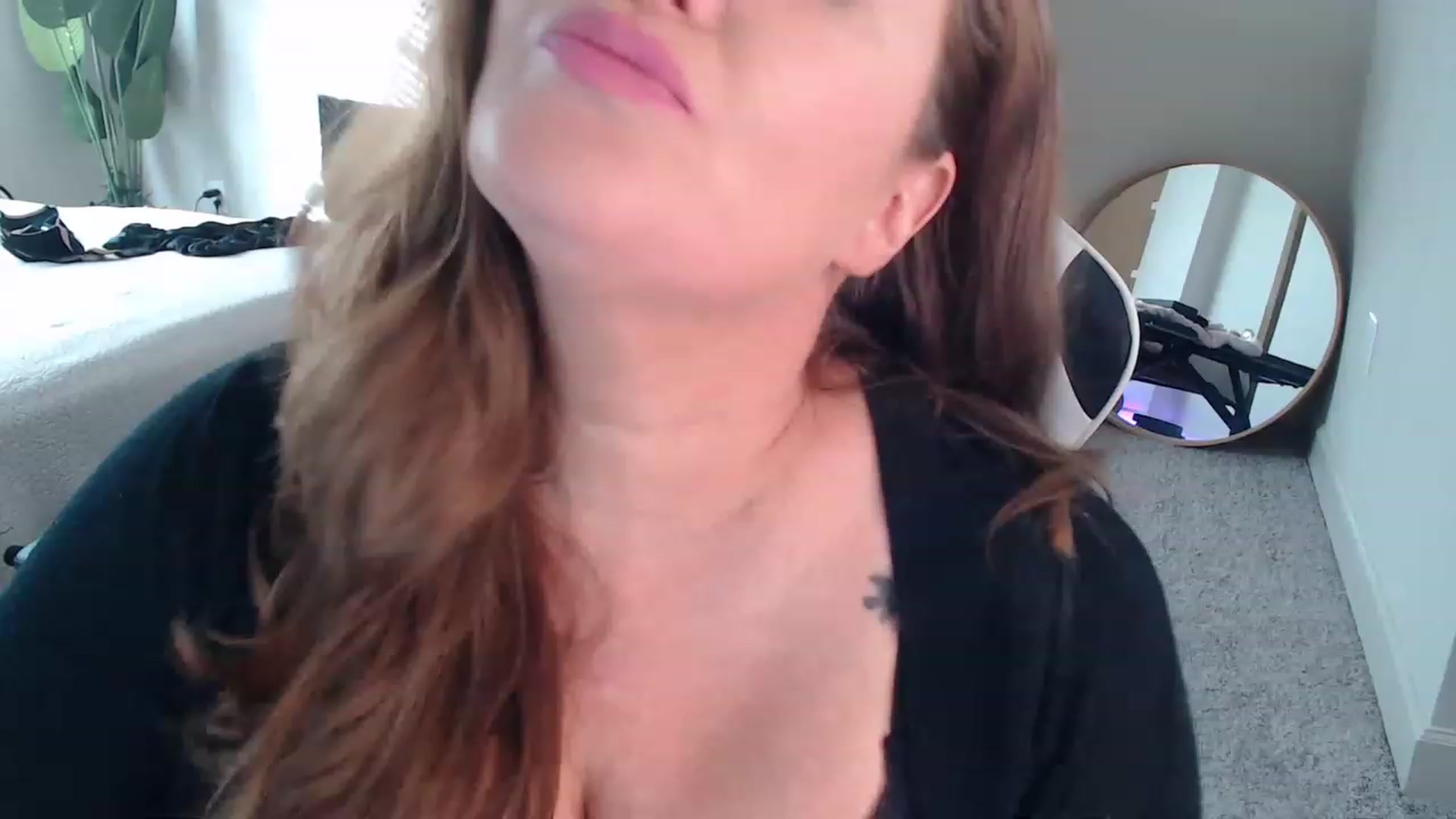 Gallery image thumbnail from Alexis_Anne's myfreecams stream on, 12/04/2022, 20:38 image 10 of 20