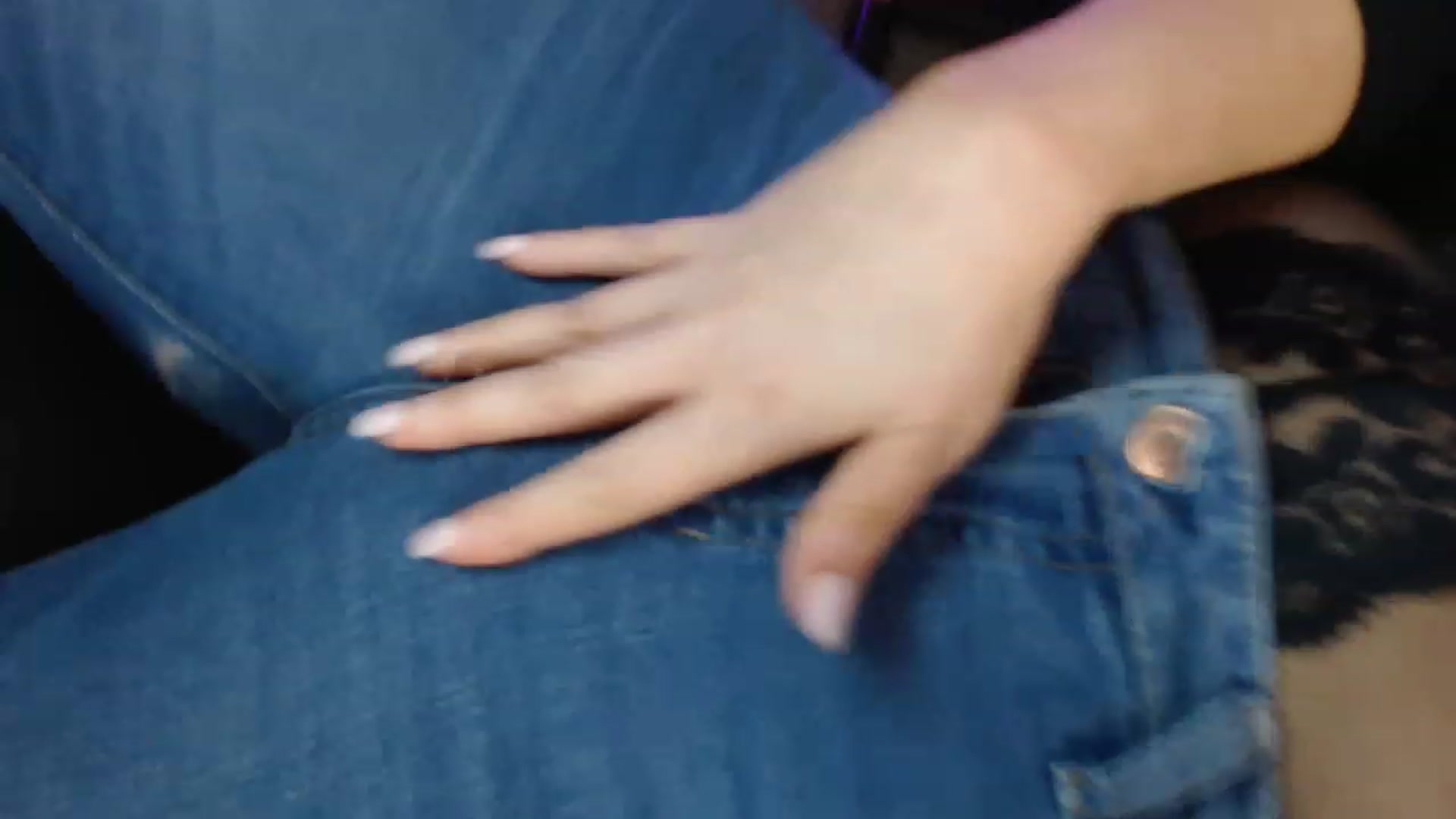 Gallery image thumbnail from Alexis_Anne's myfreecams stream on, 12/05/2022, 24:21 image 6 of 20