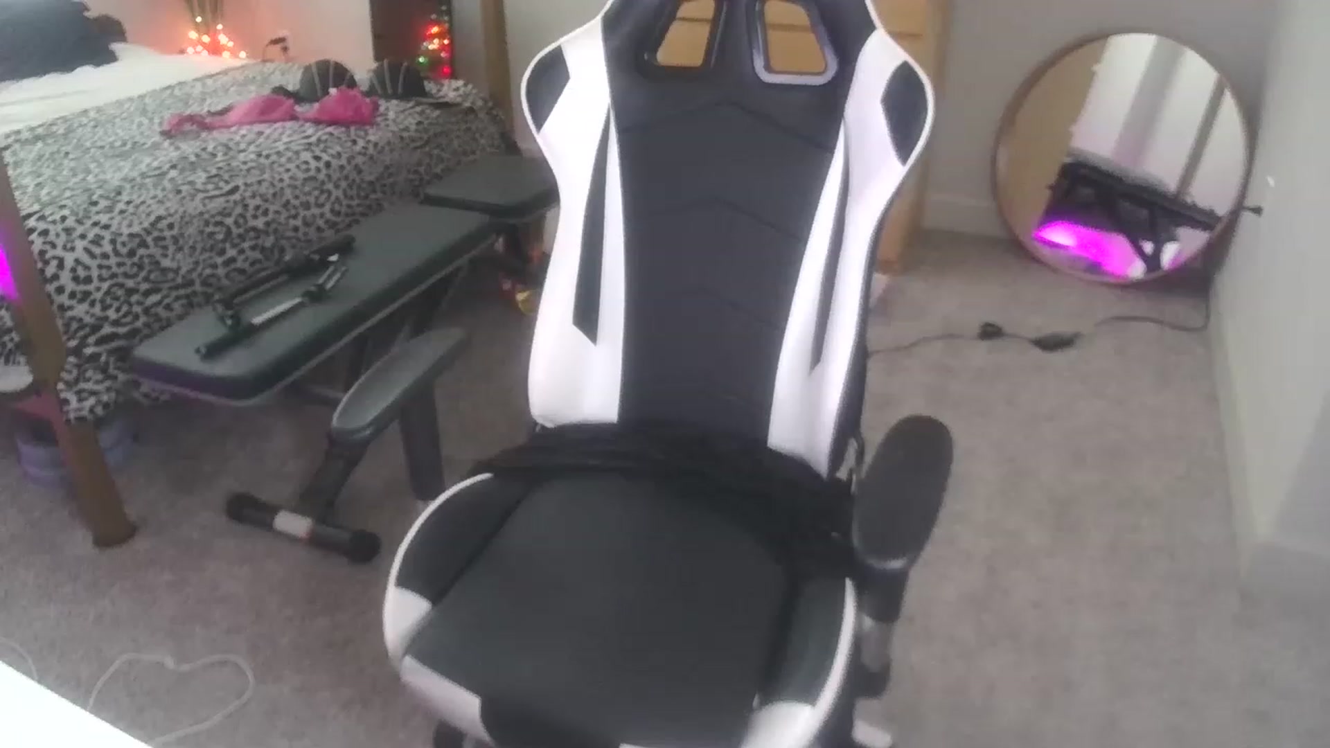 Gallery image thumbnail from Alexis_Anne's myfreecams stream on, 12/05/2022, 18:35 image 1 of 20