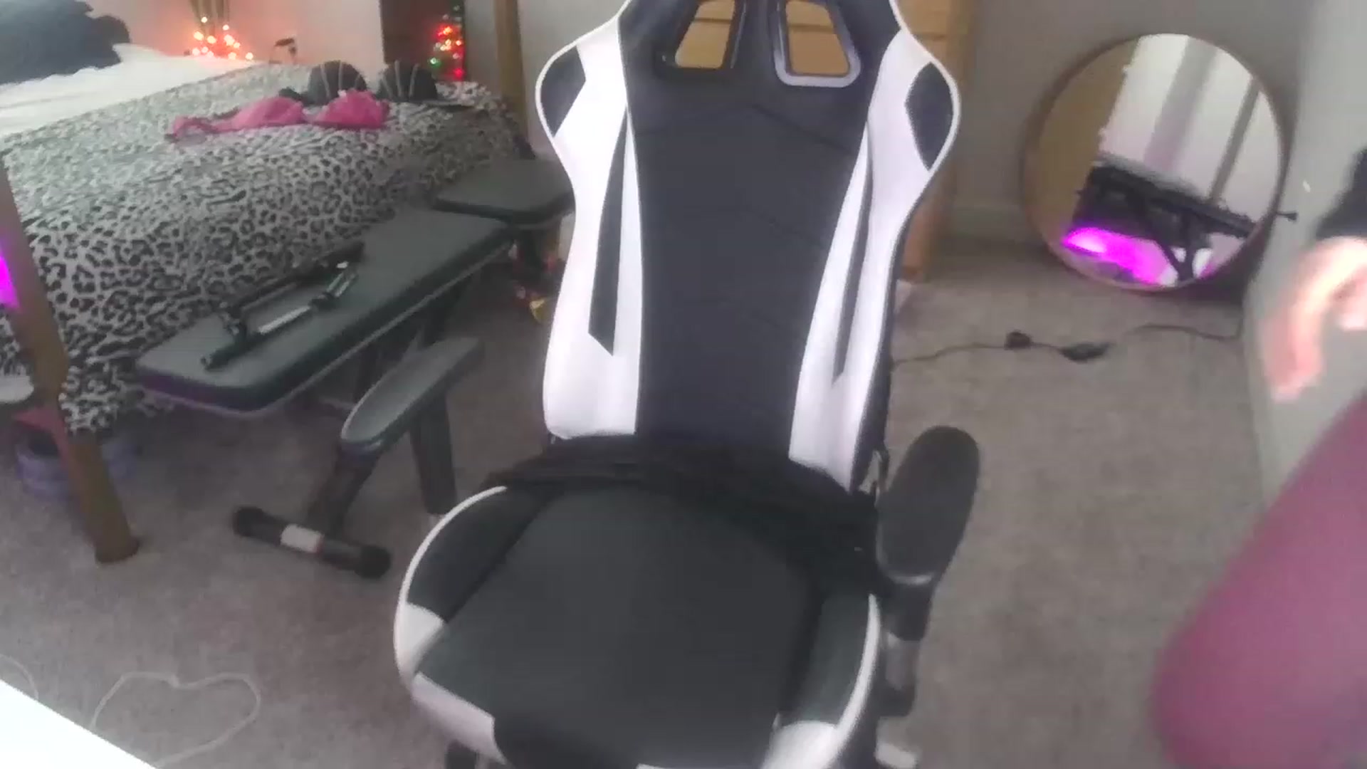 Gallery image thumbnail from Alexis_Anne's myfreecams stream on, 12/05/2022, 18:35 image 2 of 20