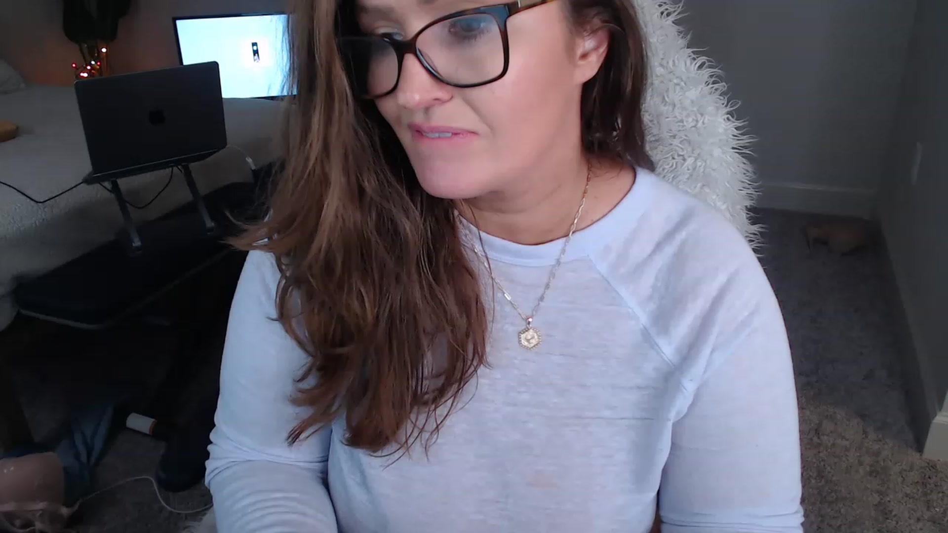 Gallery image thumbnail from Alexis_Anne's myfreecams stream on, 12/14/2022, 23:29 image 2 of 20