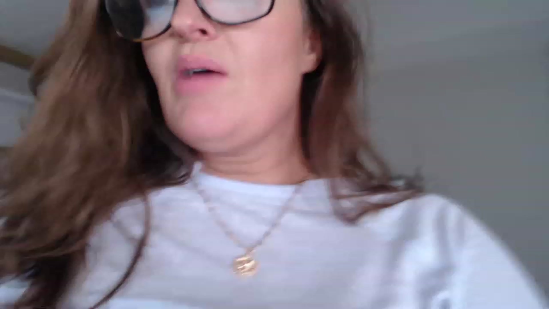 Gallery image thumbnail from Alexis_Anne's myfreecams stream on, 12/14/2022, 23:29 image 15 of 20