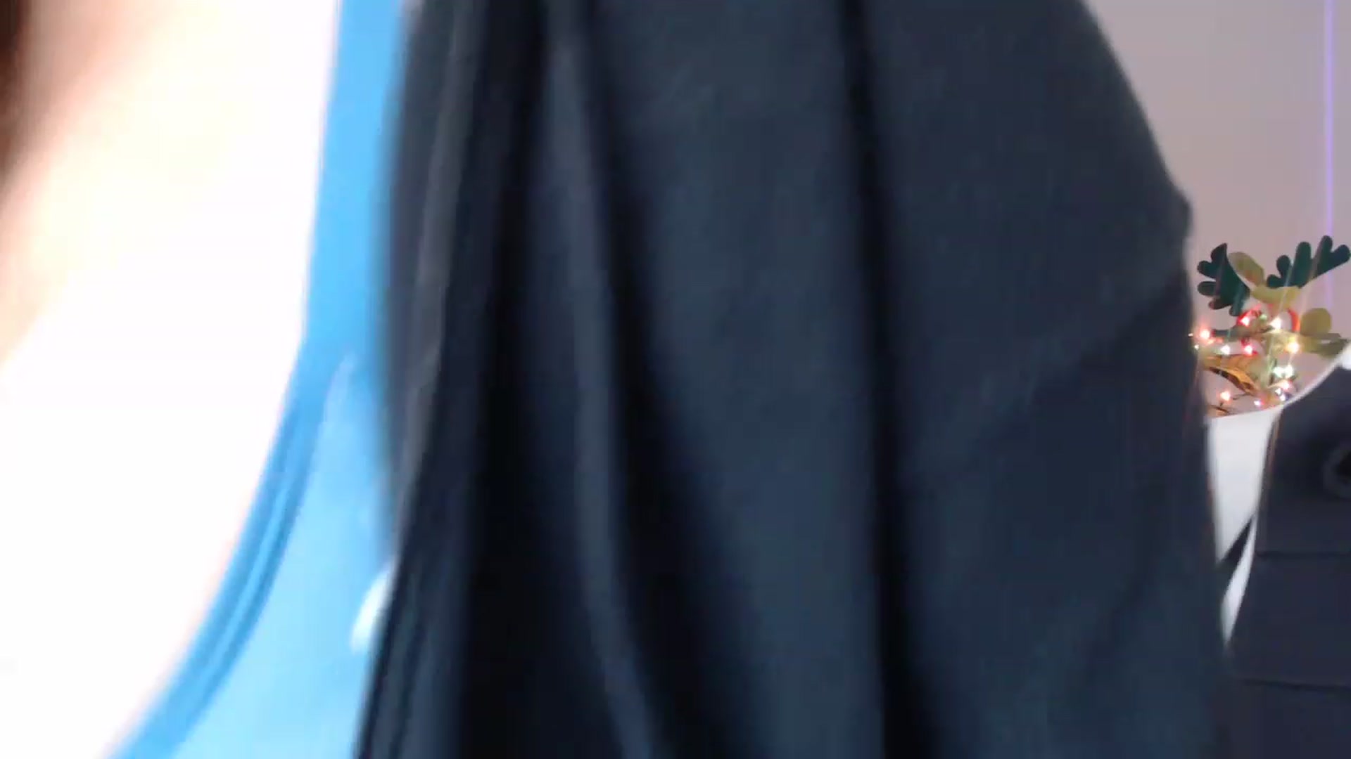 Gallery image thumbnail from Alexis_Anne's myfreecams stream on, 12/18/2022, 02:18 image 8 of 20