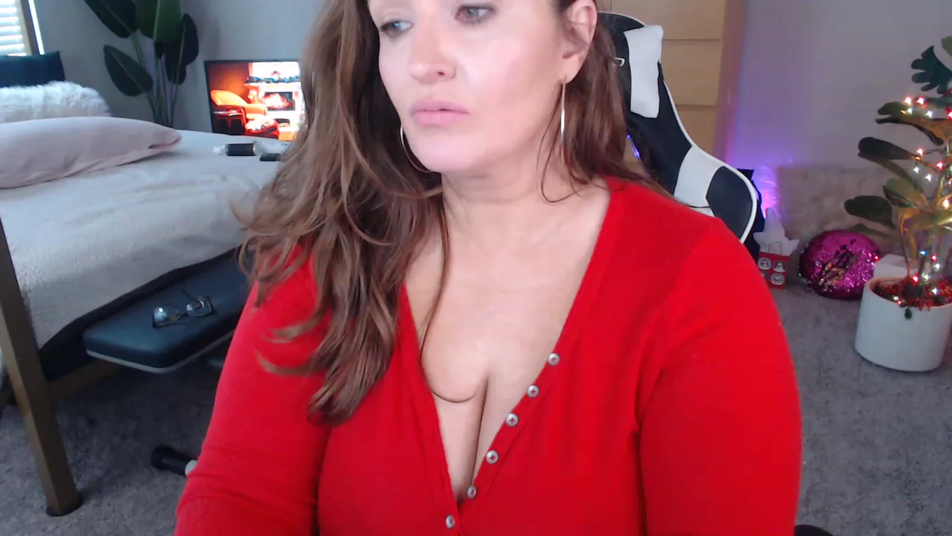 Gallery image thumbnail from Alexis_Anne's myfreecams stream on, 12/20/2022, 19:27 image 19 of 20