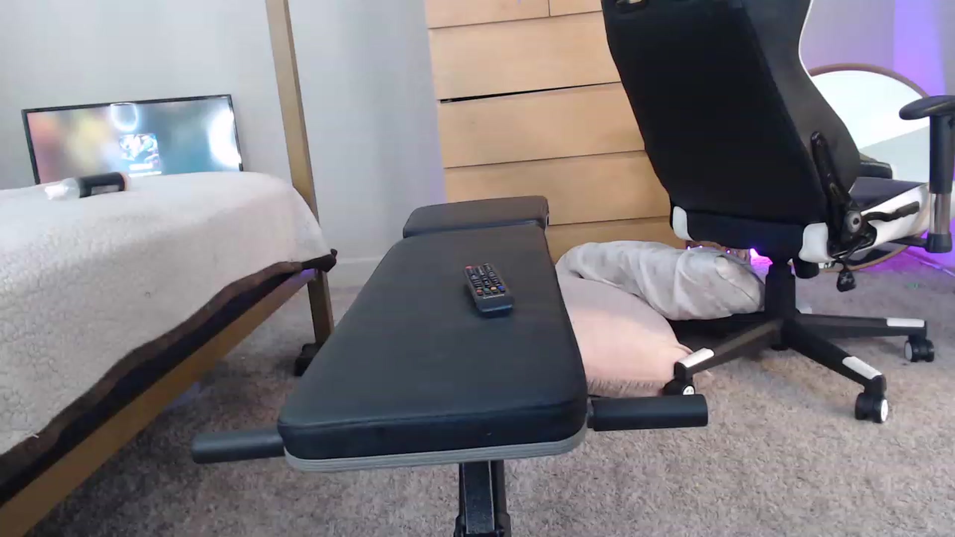 Gallery image thumbnail from Alexis_Anne's myfreecams stream on, 01/04/2023, 21:26 image 19 of 20