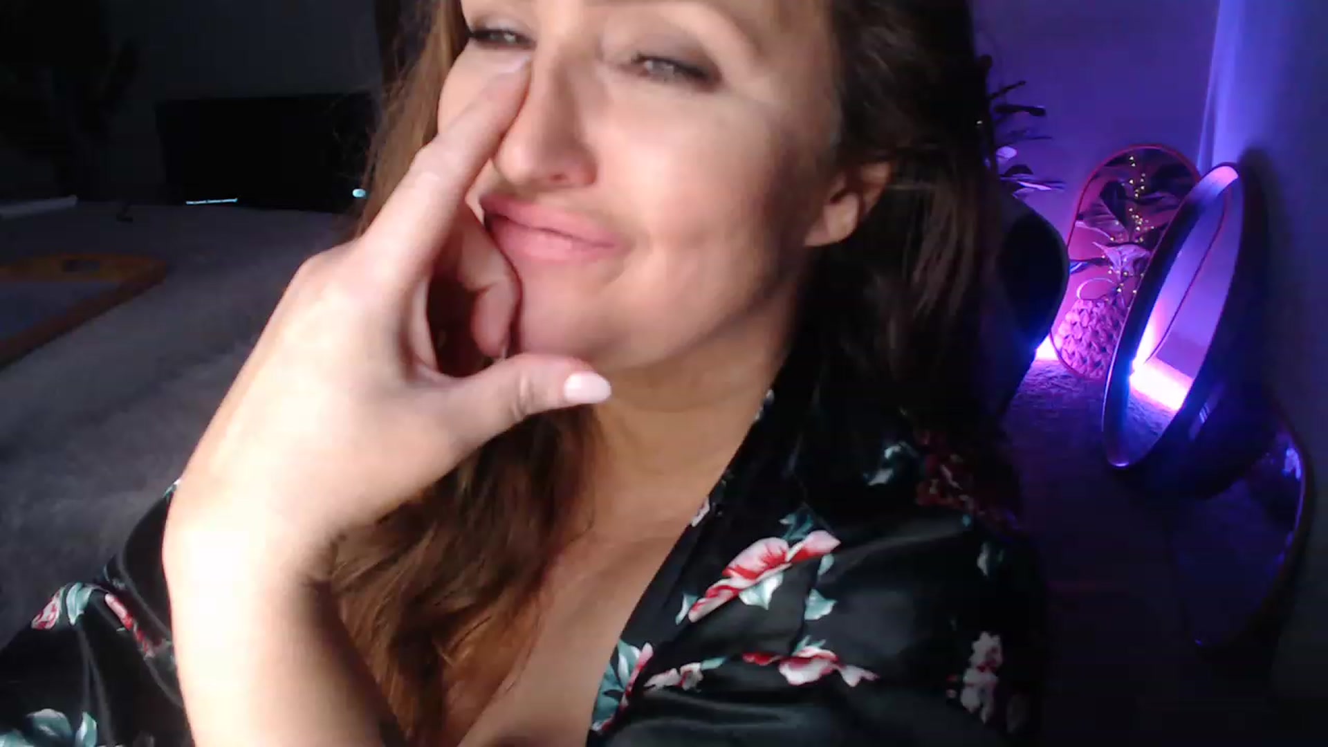 Gallery image thumbnail from Alexis_Anne's myfreecams stream on, 01/08/2023, 04:30 image 12 of 20