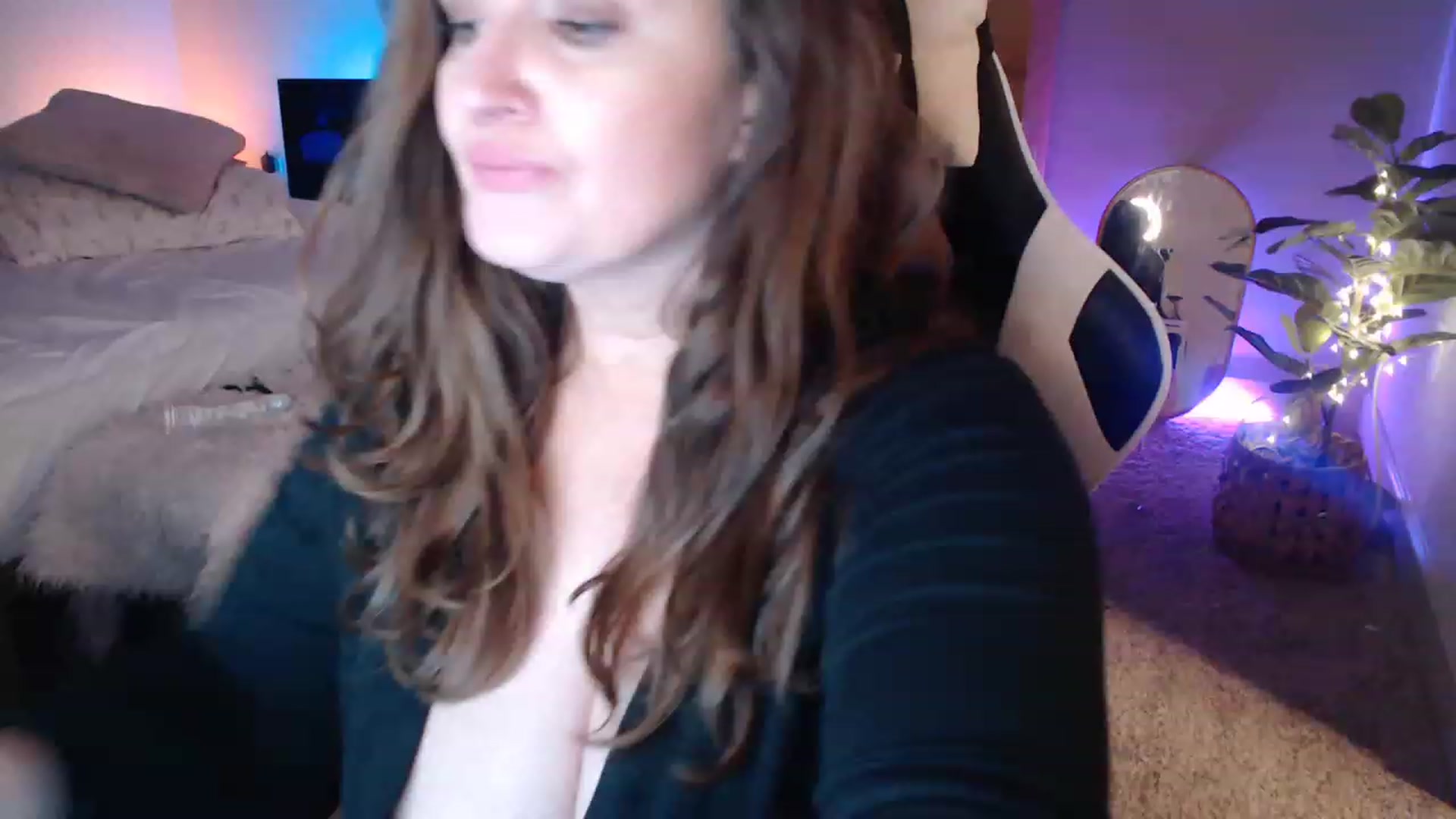 Gallery image thumbnail from Alexis_Anne's myfreecams stream on, 01/18/2023, 01:51 image 20 of 20