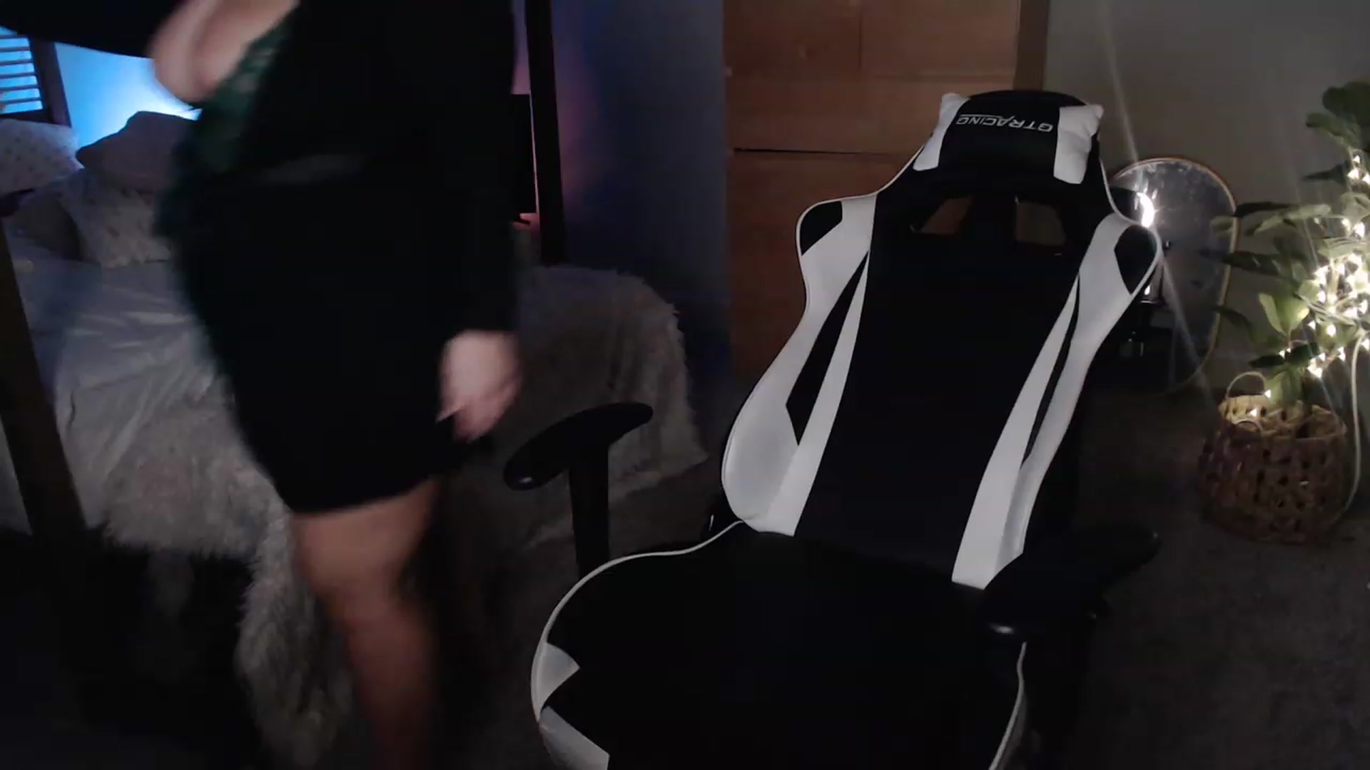 Gallery image thumbnail from Alexis_Anne's myfreecams stream on, 01/18/2023, 03:44 image 20 of 20