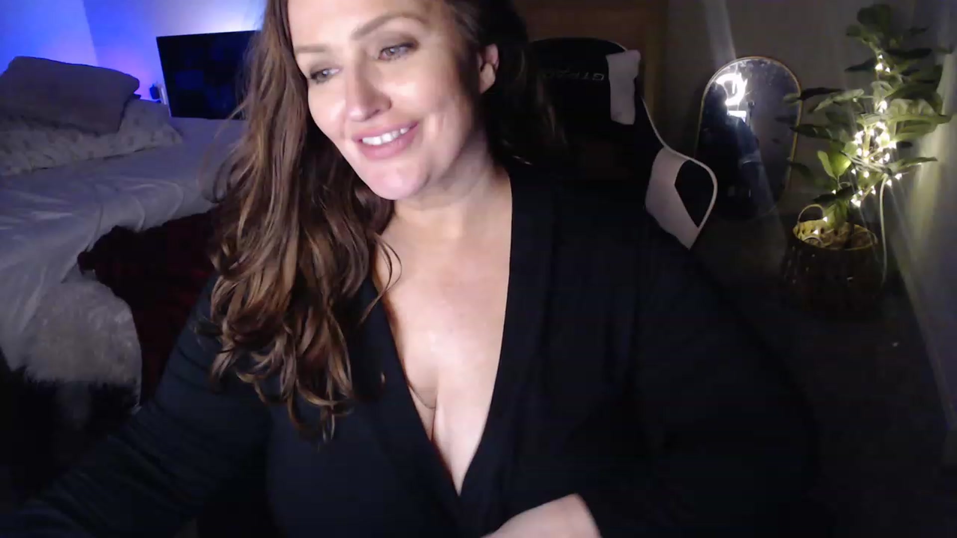 Gallery image thumbnail from Alexis_Anne's myfreecams stream on, 01/18/2023, 04:18 image 5 of 20