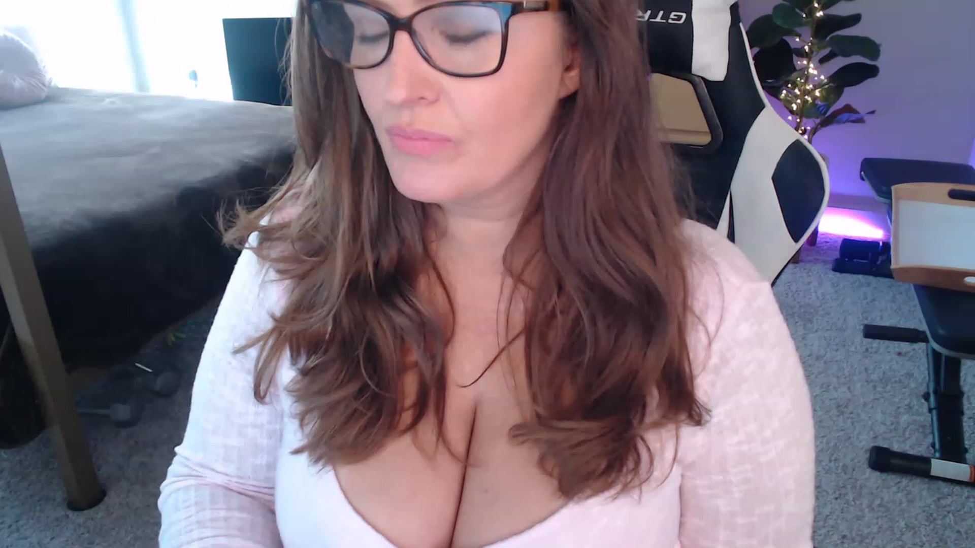 Gallery image thumbnail from Alexis_Anne's myfreecams stream on, 01/20/2023, 18:54 image 19 of 20