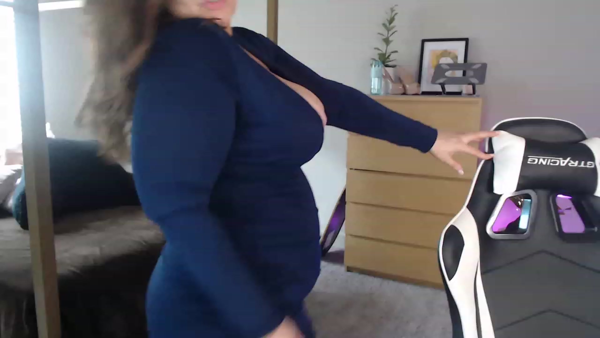 Gallery image thumbnail from Alexis_Anne's myfreecams stream on, 01/21/2023, 18:49 image 18 of 20