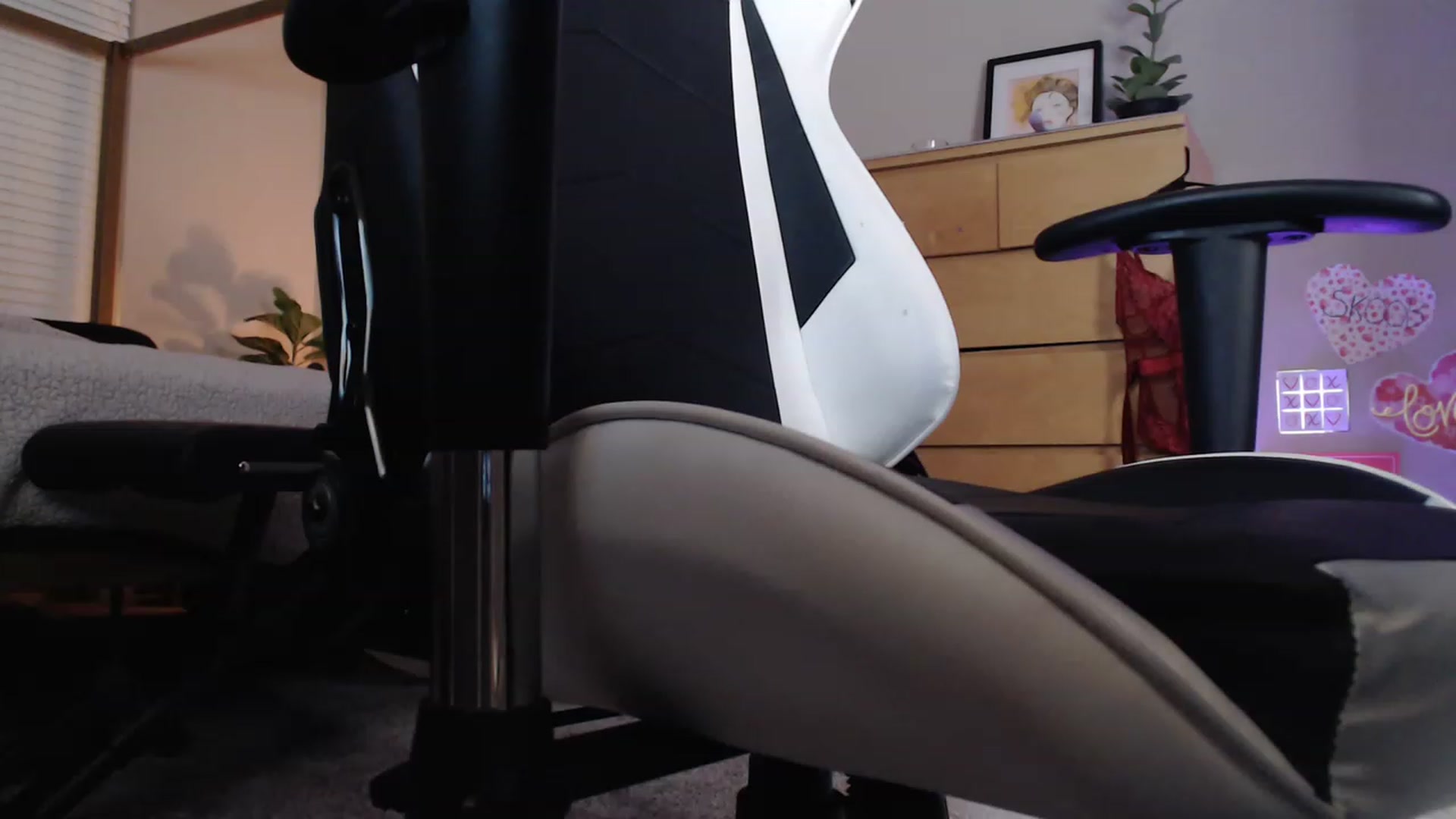 Gallery image thumbnail from Alexis_Anne's myfreecams stream on, 01/31/2023, 01:04 image 19 of 20