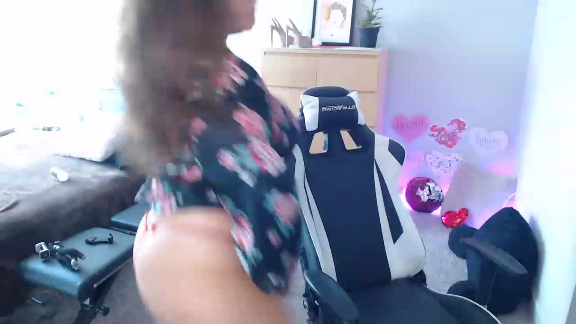 Gallery image thumbnail from Alexis_Anne's myfreecams stream on, 02/04/2023, 19:47 image 3 of 20