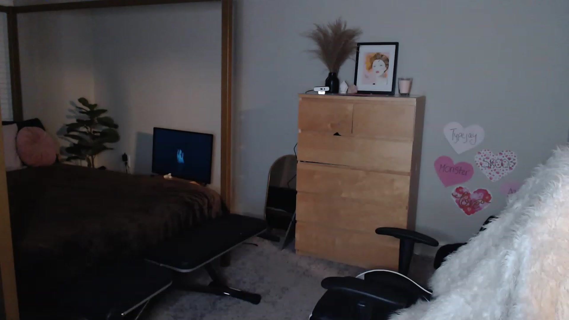 Gallery image thumbnail from Alexis_Anne's myfreecams stream on, 02/07/2023, 23:59 image 17 of 20