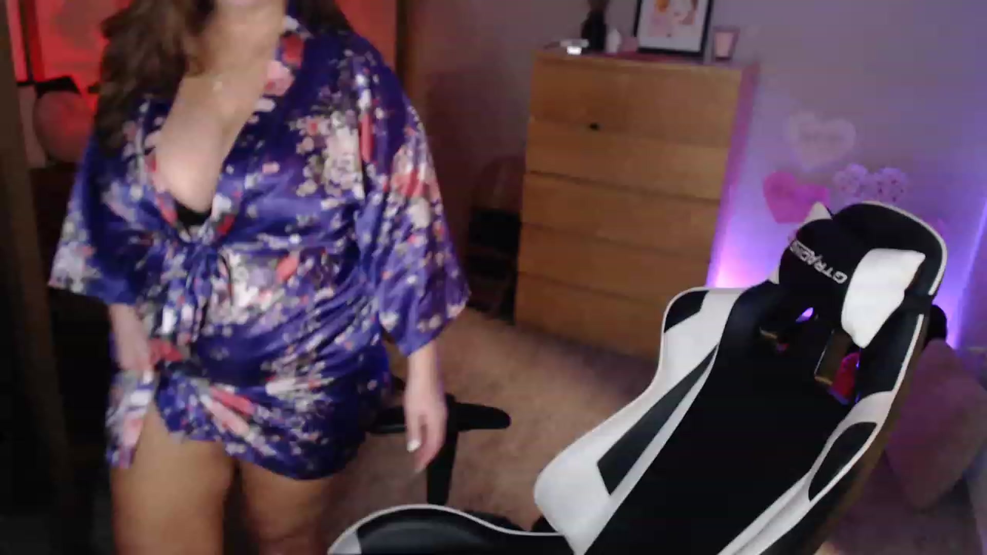 Gallery image thumbnail from Alexis_Anne's myfreecams stream on, 02/08/2023, 03:19 image 1 of 20