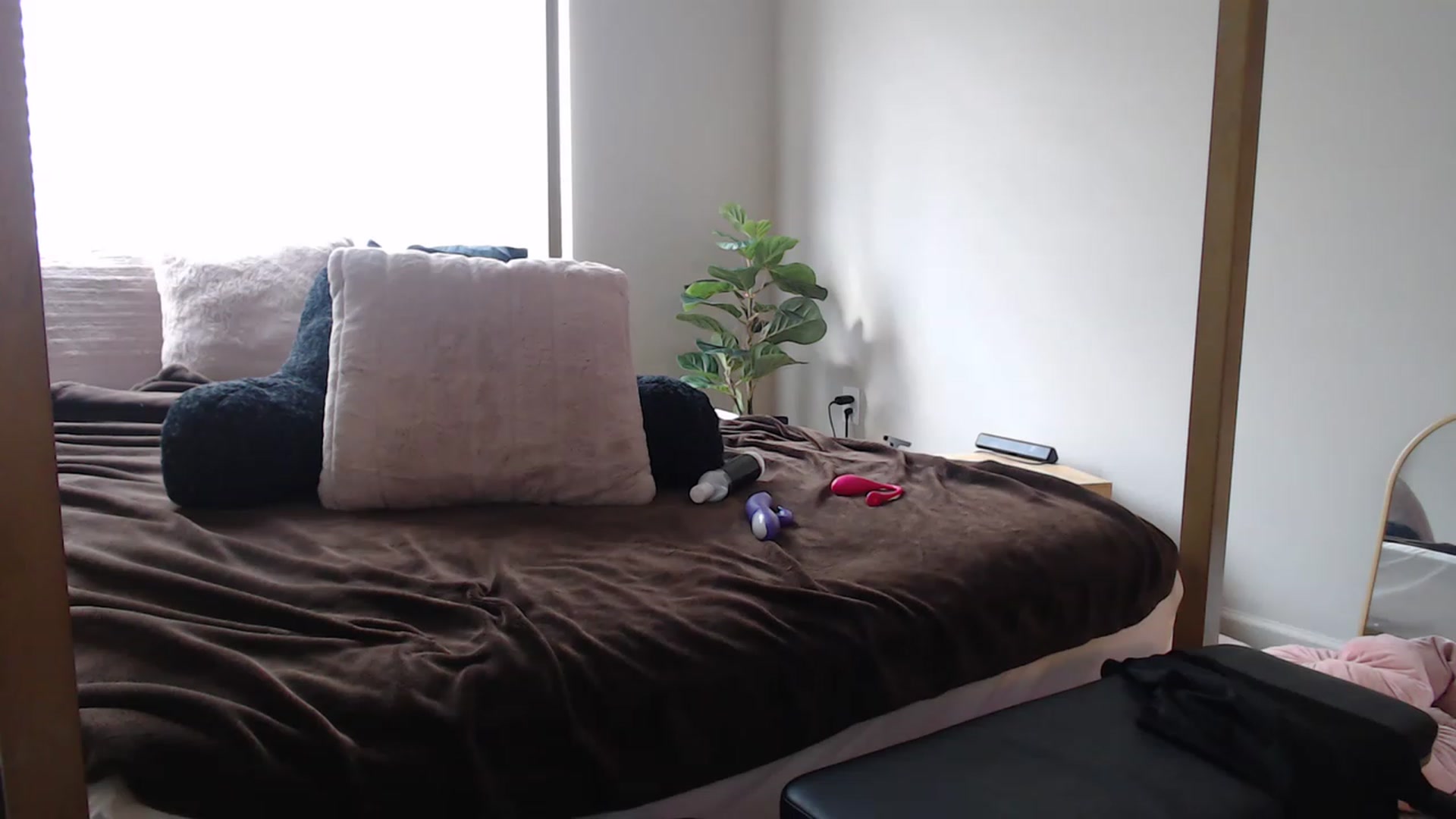 Gallery image thumbnail from Alexis_Anne's myfreecams stream on, 02/17/2023, 18:58 image 9 of 20