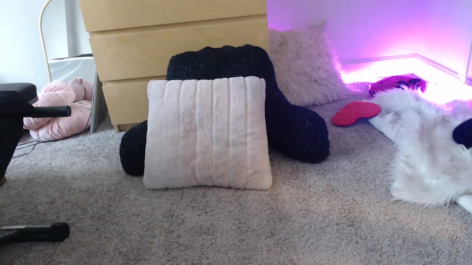 Gallery image thumbnail from Alexis_Anne's myfreecams stream on, 02/17/2023, 18:58 image 17 of 20