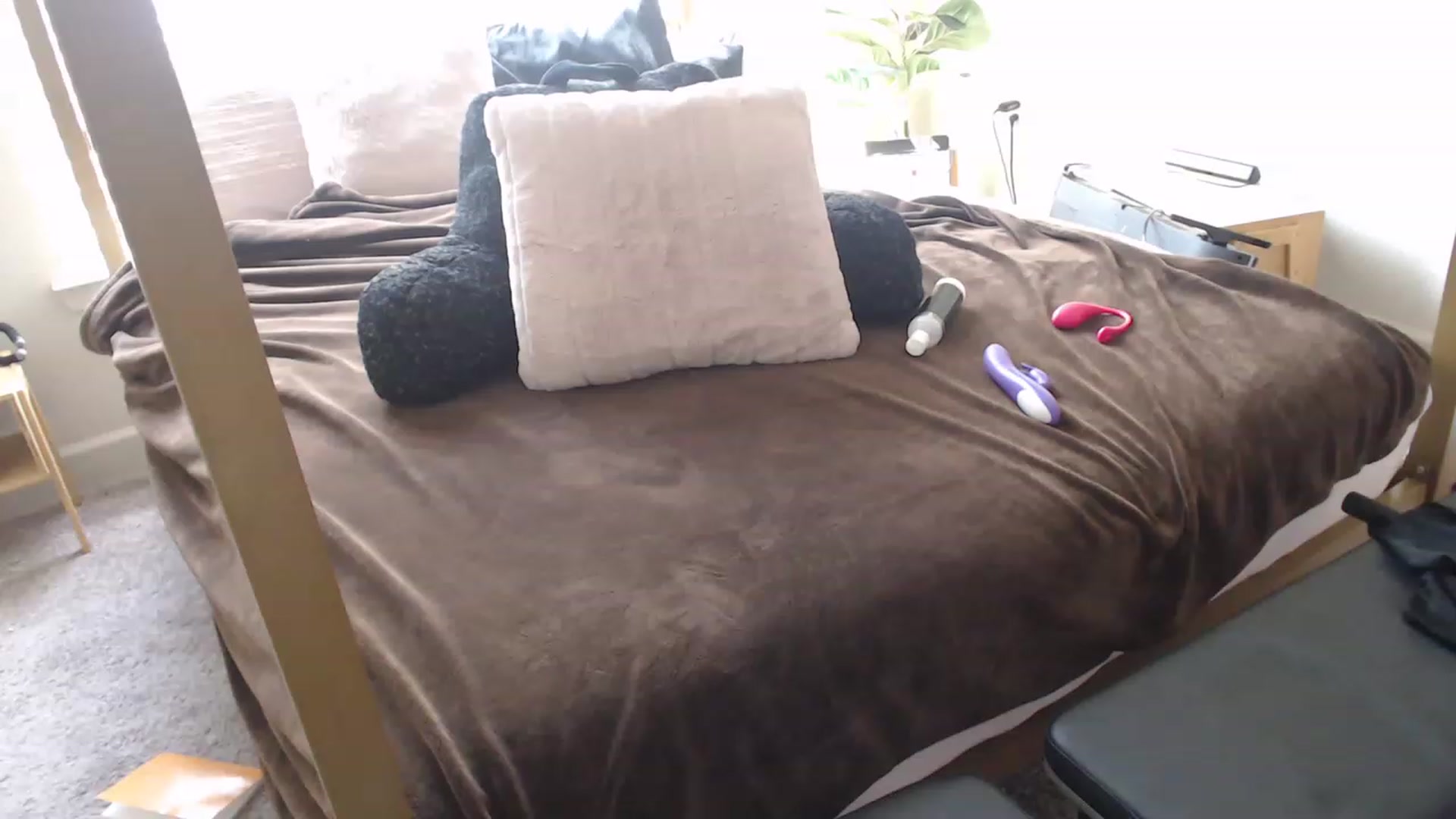 Gallery image thumbnail from Alexis_Anne's myfreecams stream on, 02/17/2023, 18:58 image 15 of 20