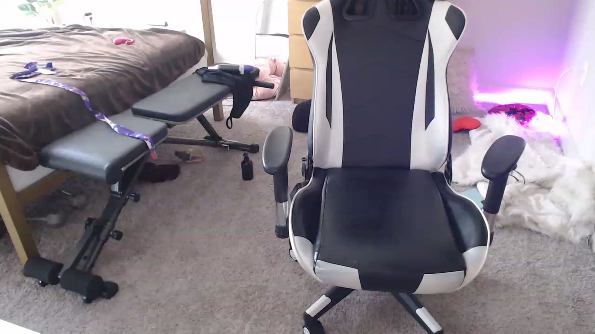Gallery image thumbnail from Alexis_Anne's myfreecams stream on, 02/17/2023, 19:43 image 13 of 20