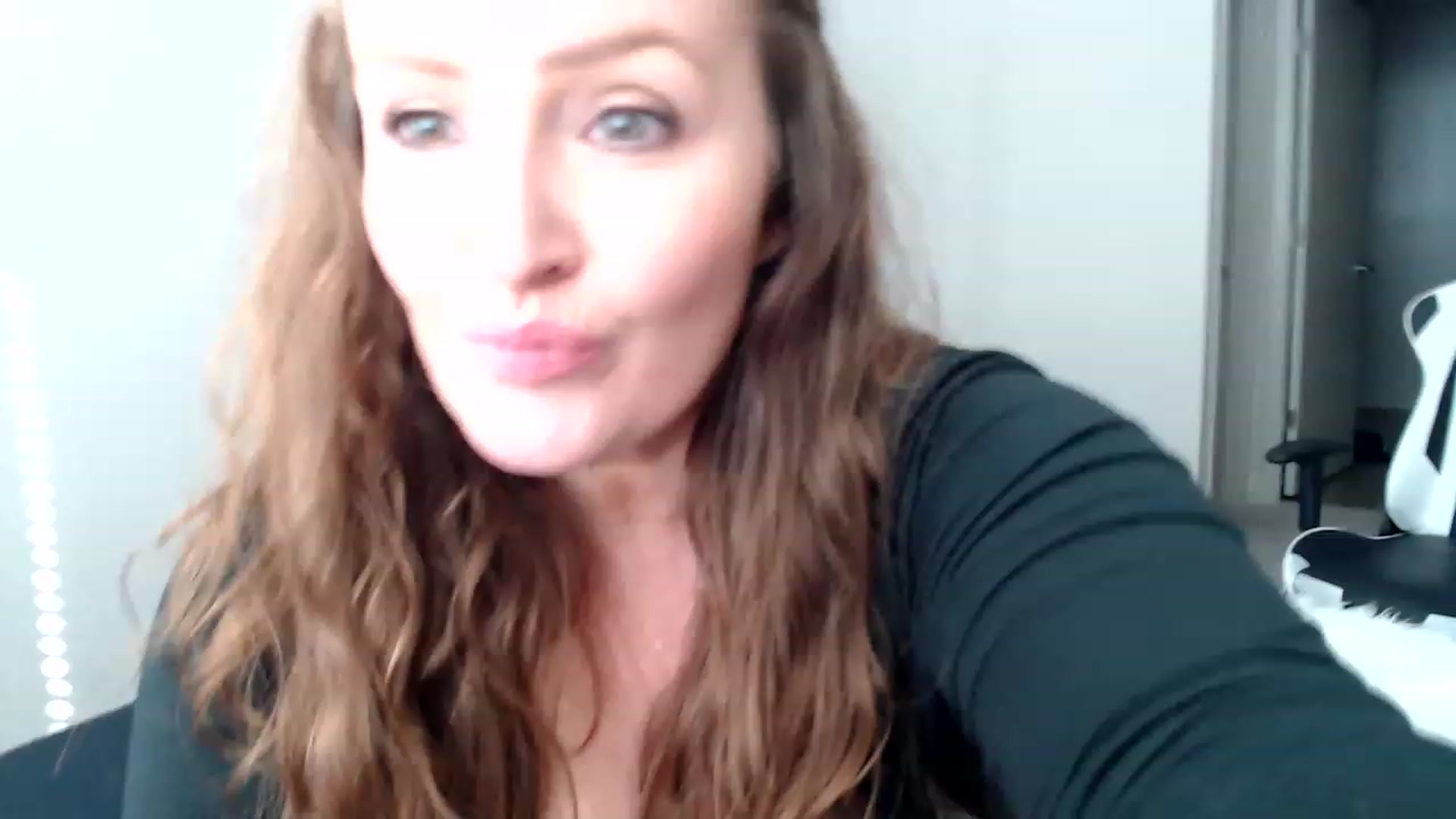 Gallery image thumbnail from Alexis_Anne's myfreecams stream on, 03/02/2023, 20:58 image 17 of 20
