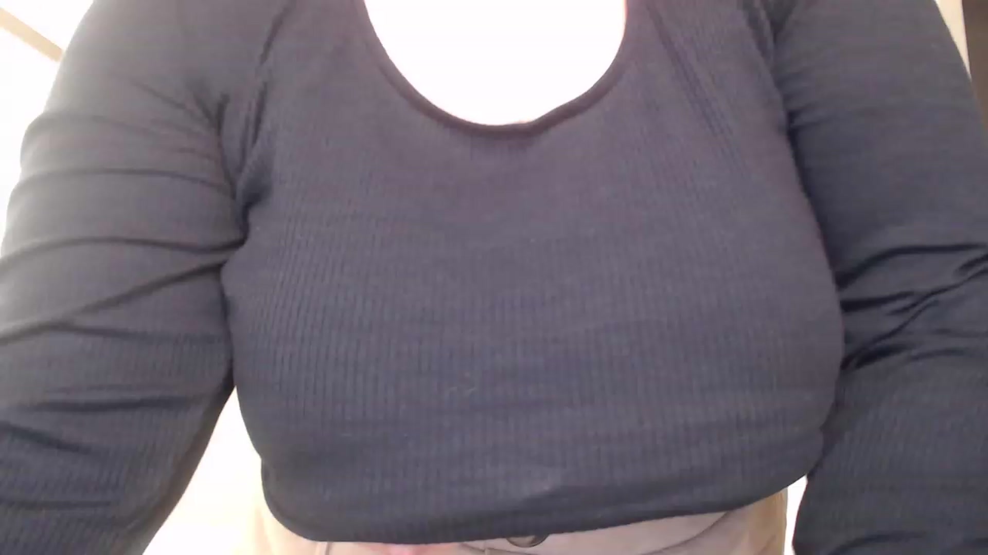 Gallery image thumbnail from Alexis_Anne's myfreecams stream on, 03/07/2023, 22:41 image 15 of 20