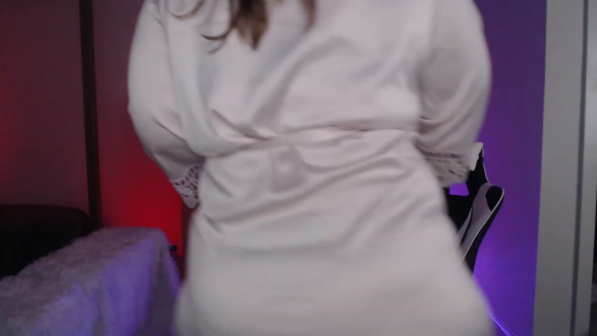 Gallery image thumbnail from Alexis_Anne's myfreecams stream on, 03/08/2023, 04:44 image 2 of 20