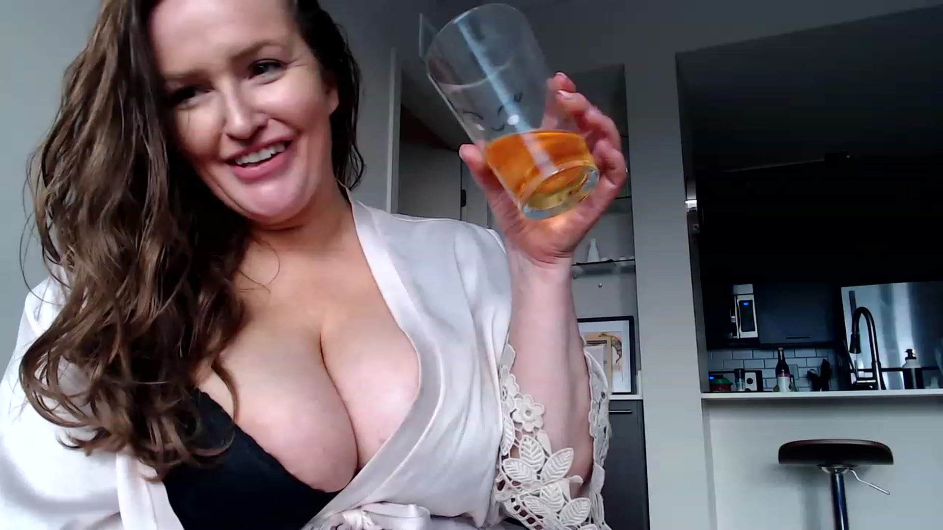 Gallery image thumbnail from Alexis_Anne's myfreecams stream on, 03/10/2023, 23:07 image 14 of 20