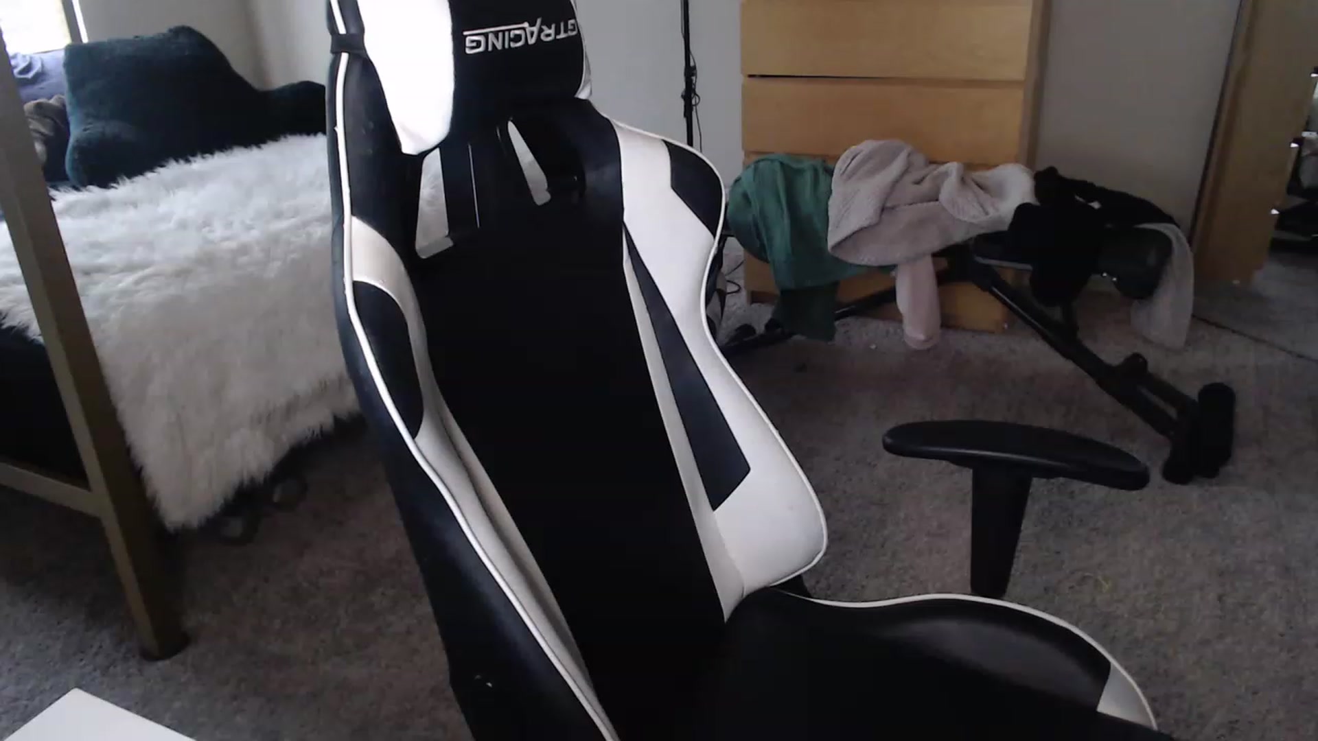 Gallery image thumbnail from Alexis_Anne's myfreecams stream on, 03/18/2023, 22:15 image 18 of 20