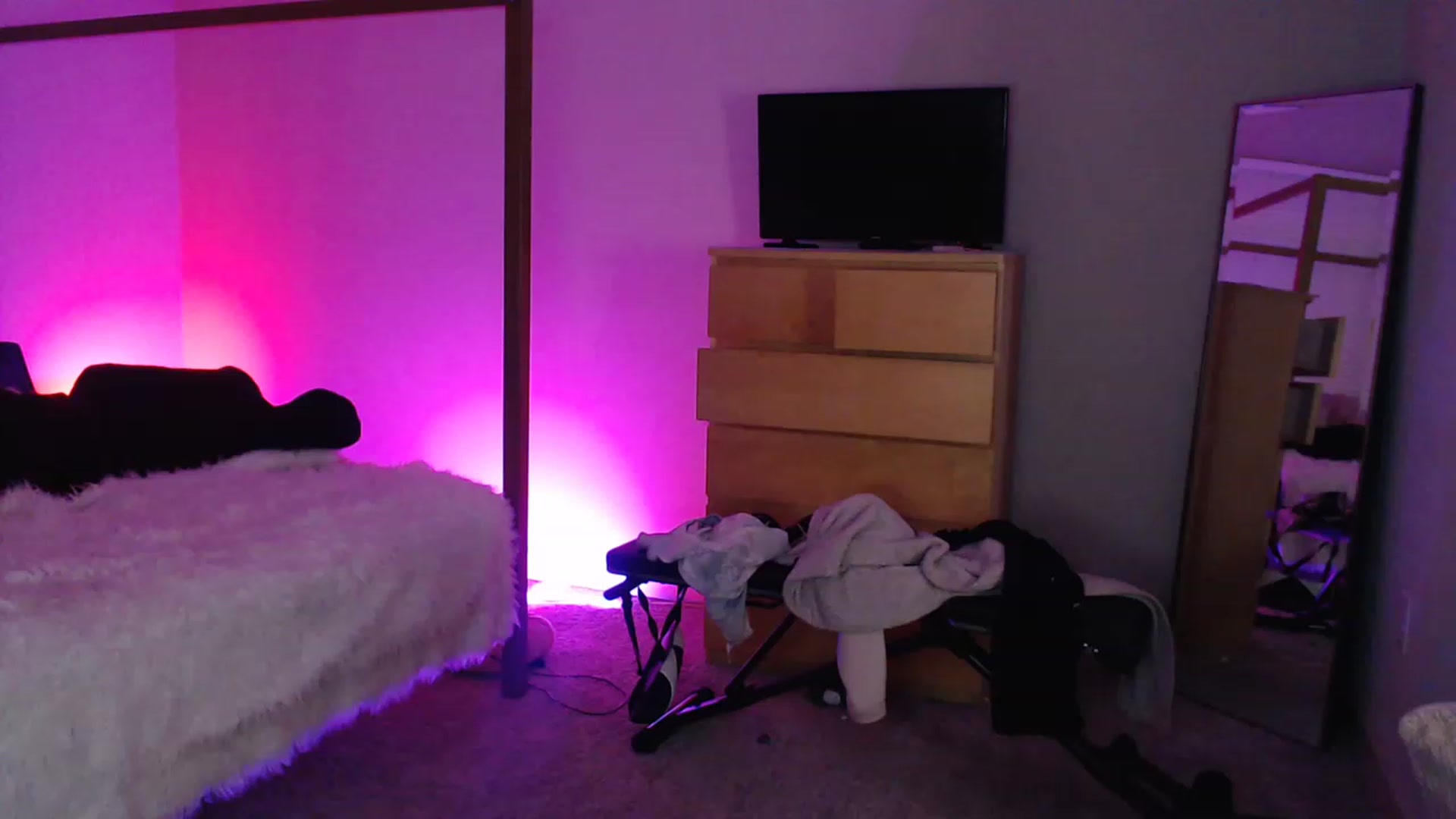 Gallery image thumbnail from Alexis_Anne's myfreecams stream on, 03/19/2023, 06:26 image 12 of 20