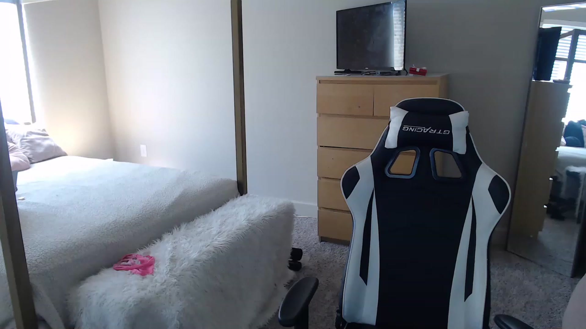 Gallery image thumbnail from Alexis_Anne's myfreecams stream on, 03/23/2023, 19:11 image 6 of 20
