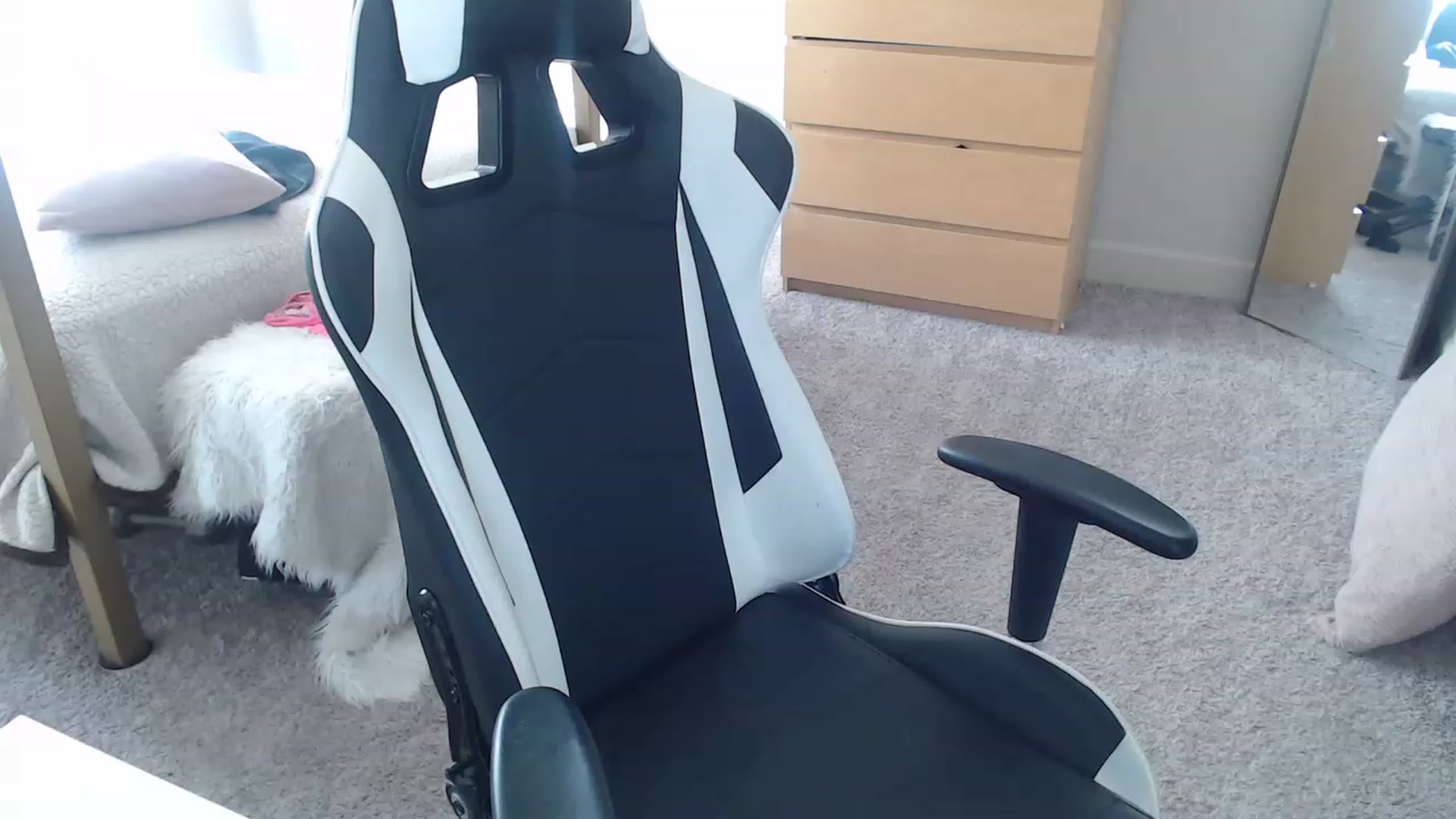 Gallery image thumbnail from Alexis_Anne's myfreecams stream on, 03/23/2023, 20:31 image 8 of 20