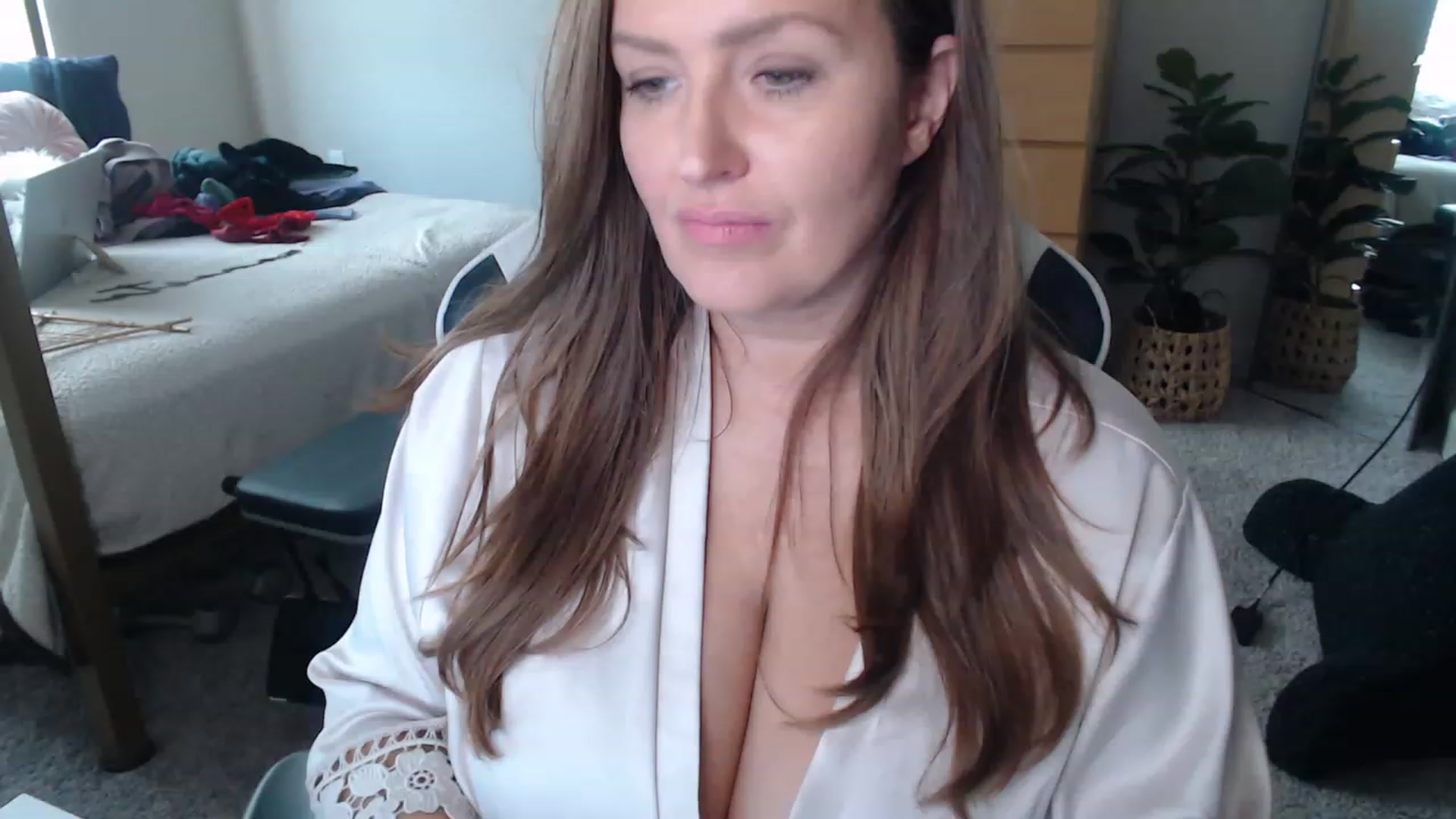 Gallery image thumbnail from Alexis_Anne's myfreecams stream on, 03/27/2023, 23:19 image 8 of 20