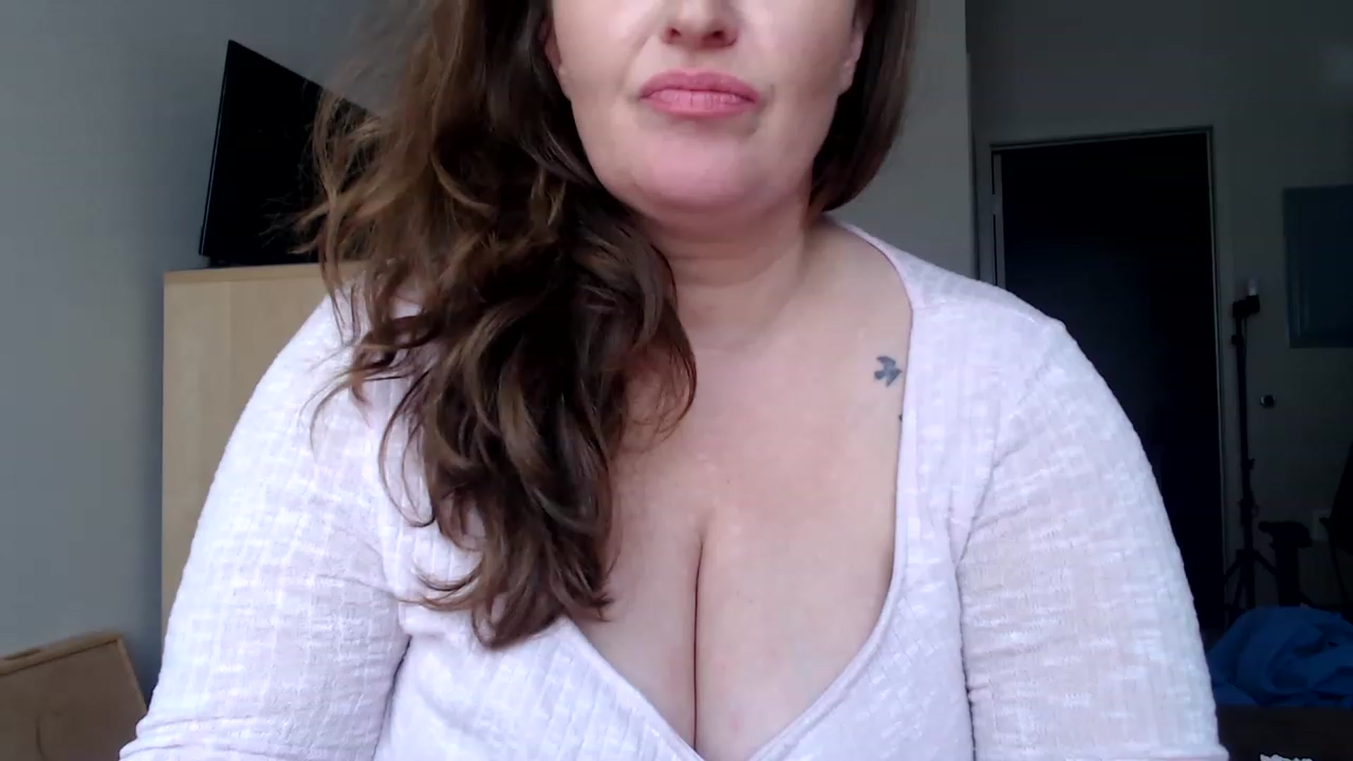 Gallery image thumbnail from Alexis_Anne's myfreecams stream on, 04/05/2023, 19:19 image 20 of 20