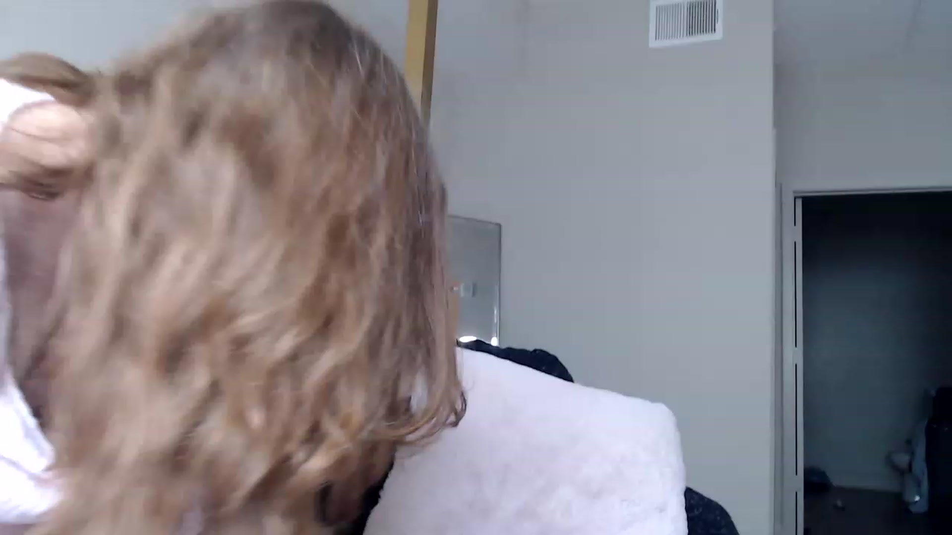 Gallery image thumbnail from Alexis_Anne's myfreecams stream on, 04/05/2023, 19:19 image 5 of 20