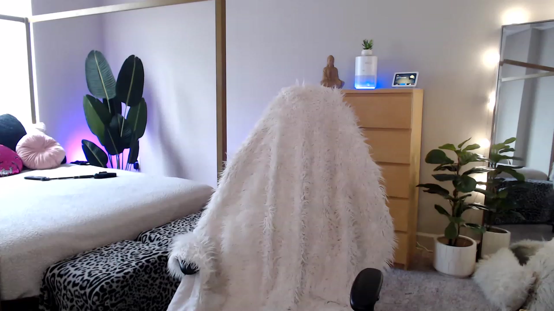 Gallery image thumbnail from Alexis_Anne's myfreecams stream on, 04/14/2023, 17:55 image 11 of 20