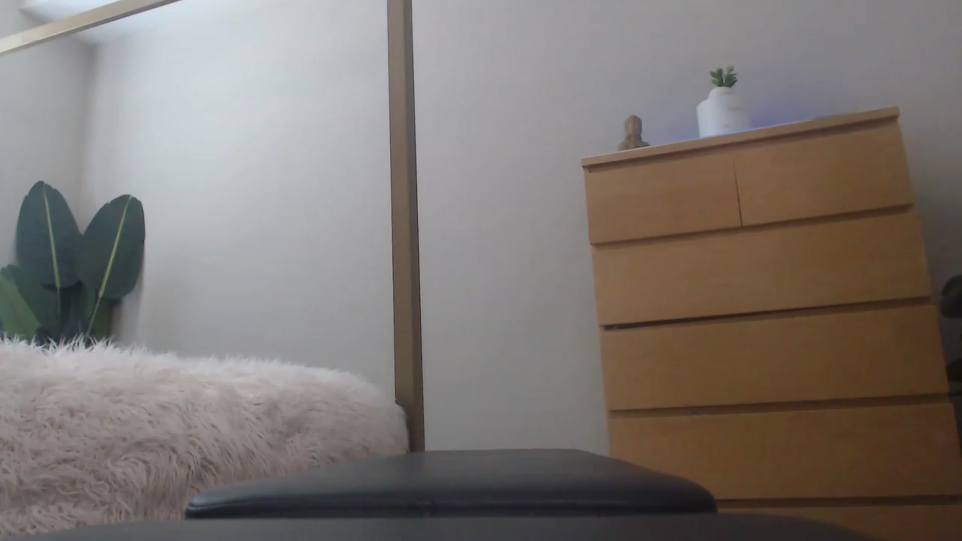 Gallery image thumbnail from Alexis_Anne's myfreecams stream on, 04/18/2023, 17:39 image 6 of 20