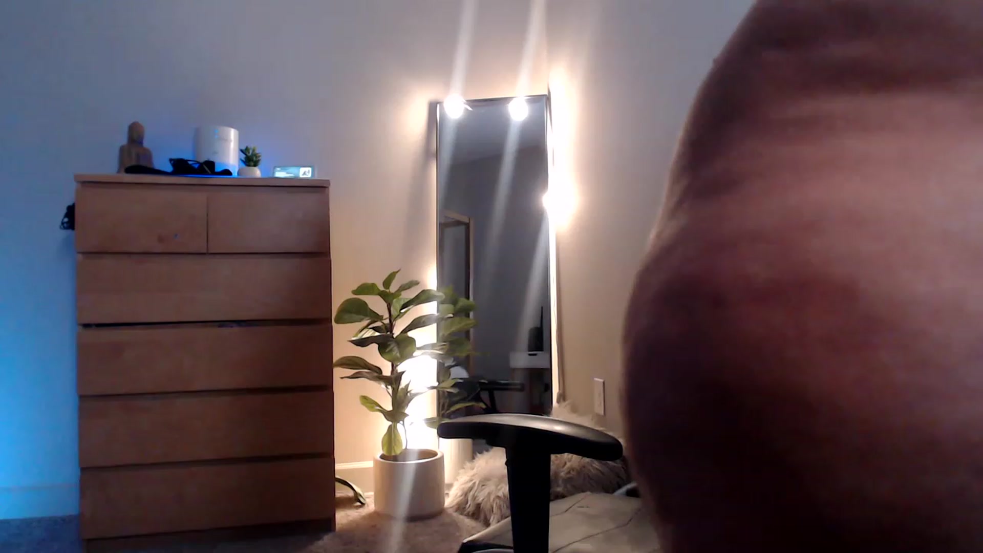 Gallery image thumbnail from Alexis_Anne's myfreecams stream on, 04/19/2023, 24:28 image 5 of 20