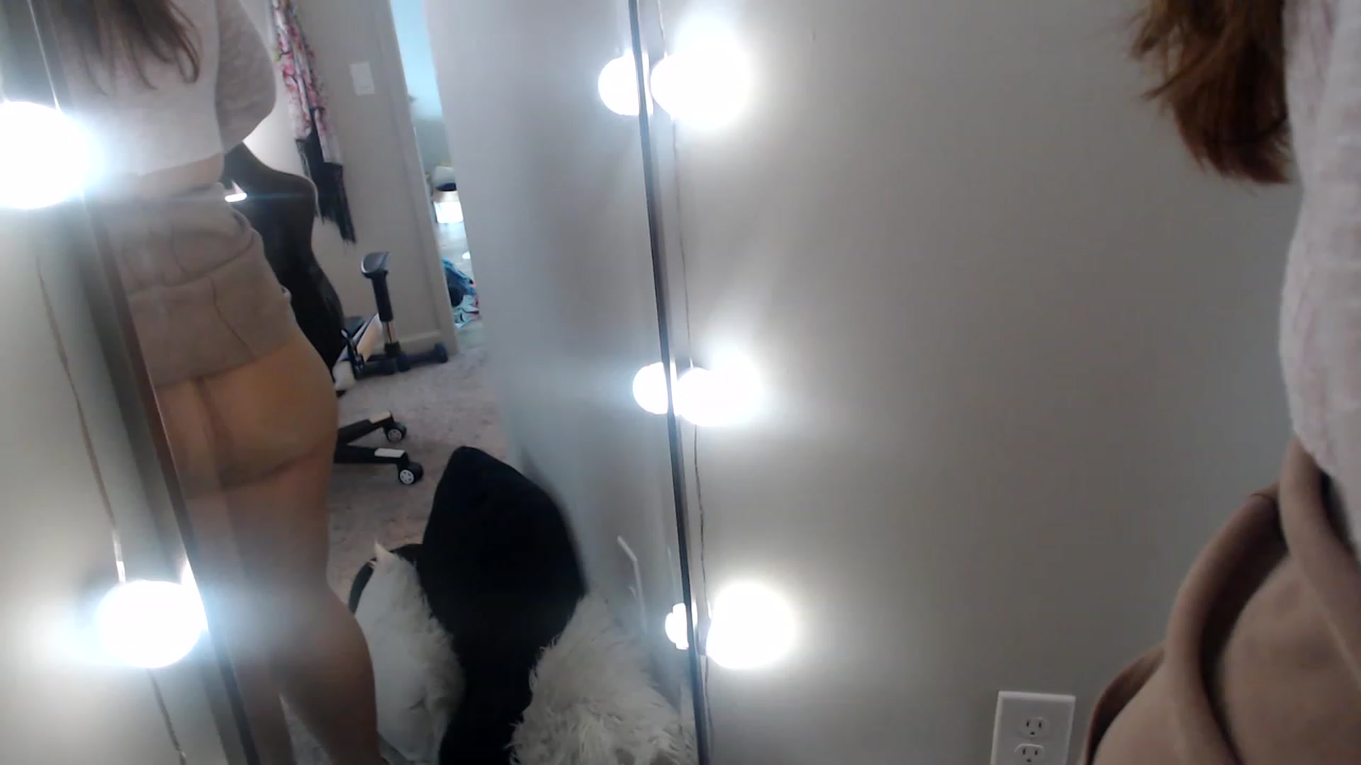 Gallery image thumbnail from Alexis_Anne's myfreecams stream on, 04/21/2023, 19:12 image 3 of 20