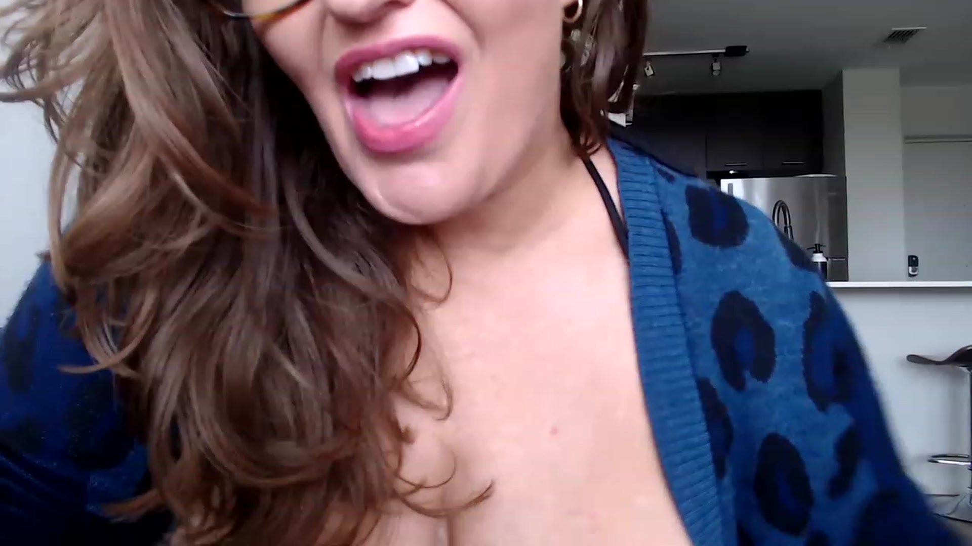 Gallery image thumbnail from Alexis_Anne's myfreecams stream on, 05/01/2023, 17:34 image 13 of 20