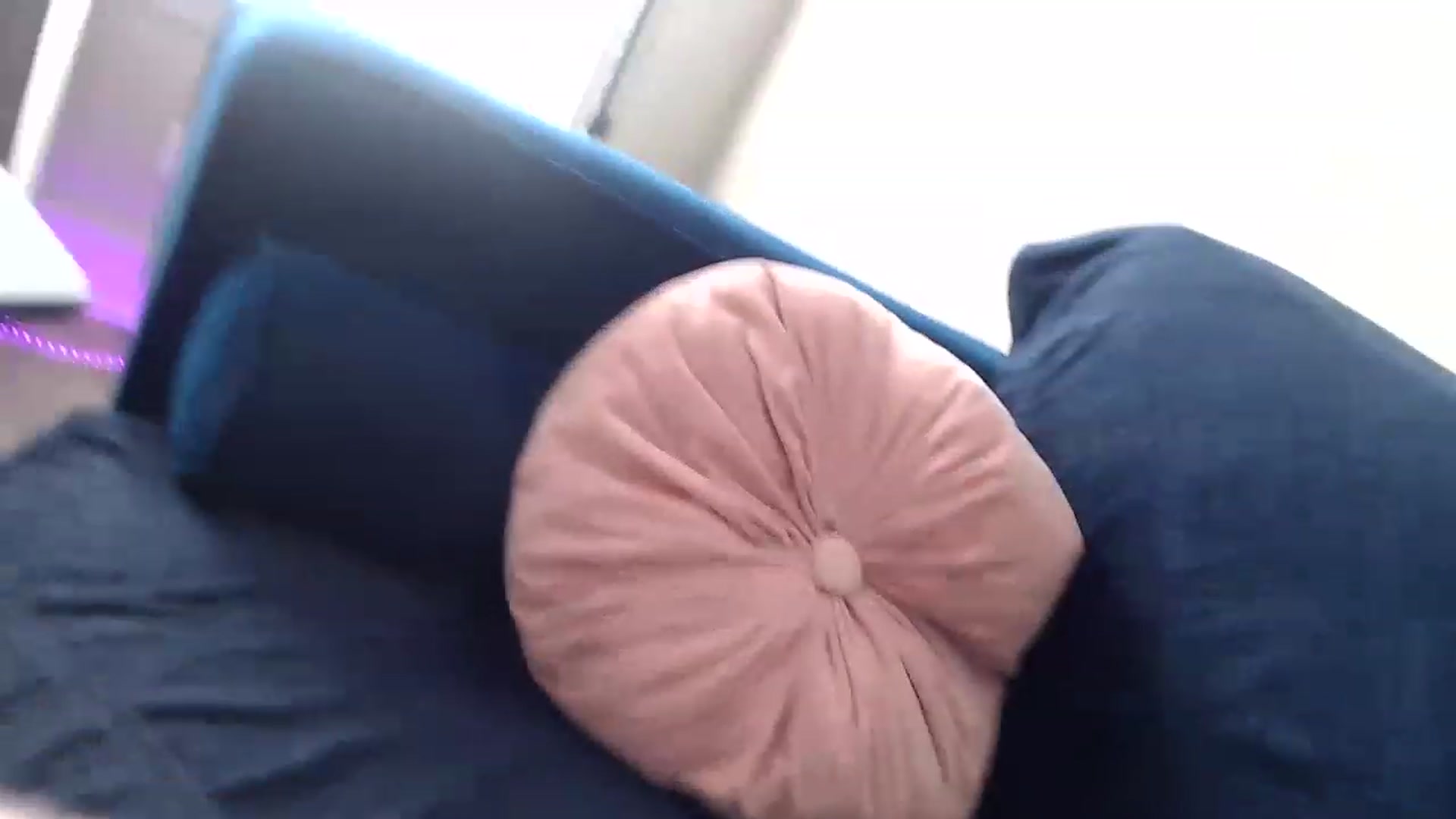 Gallery image thumbnail from Alexis_Anne's myfreecams stream on, 05/01/2023, 20:33 image 14 of 20
