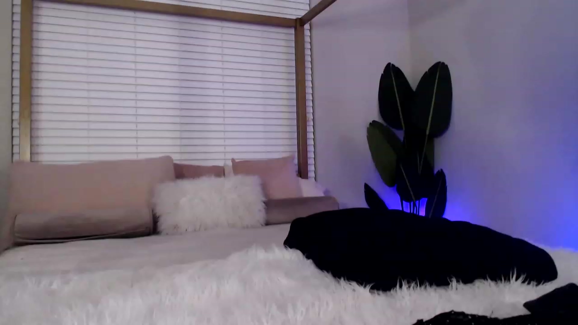 Gallery image thumbnail from Alexis_Anne's myfreecams stream on, 05/06/2023, 03:26 image 7 of 20
