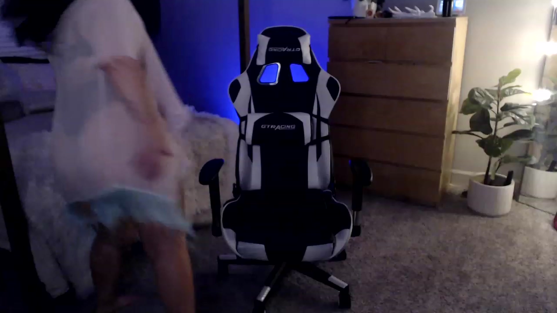 Gallery image thumbnail from Alexis_Anne's myfreecams stream on, 05/11/2023, 02:38 image 6 of 20