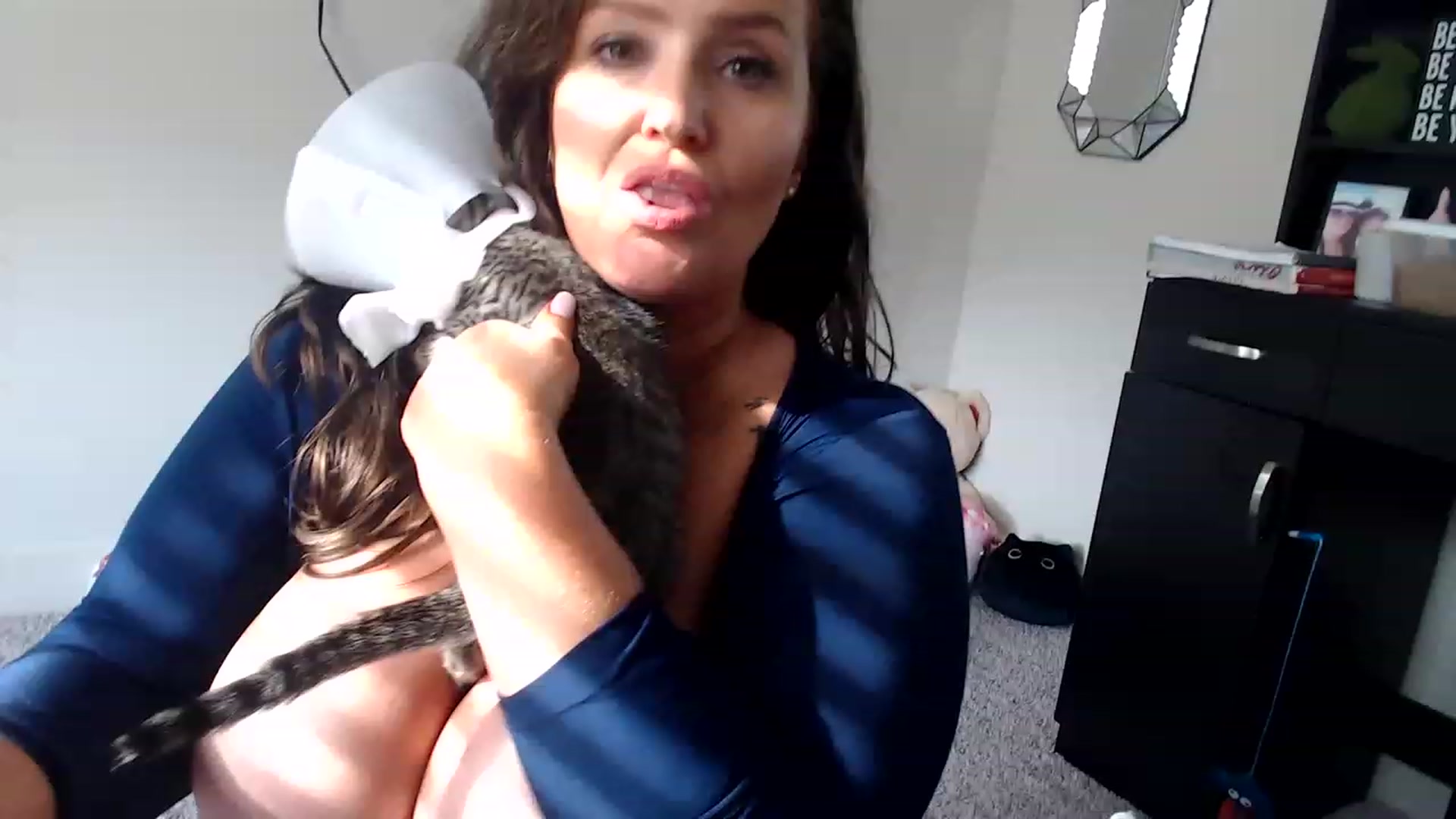 Gallery image thumbnail from Alexis_Anne's myfreecams stream on, 05/19/2023, 22:41 image 7 of 20
