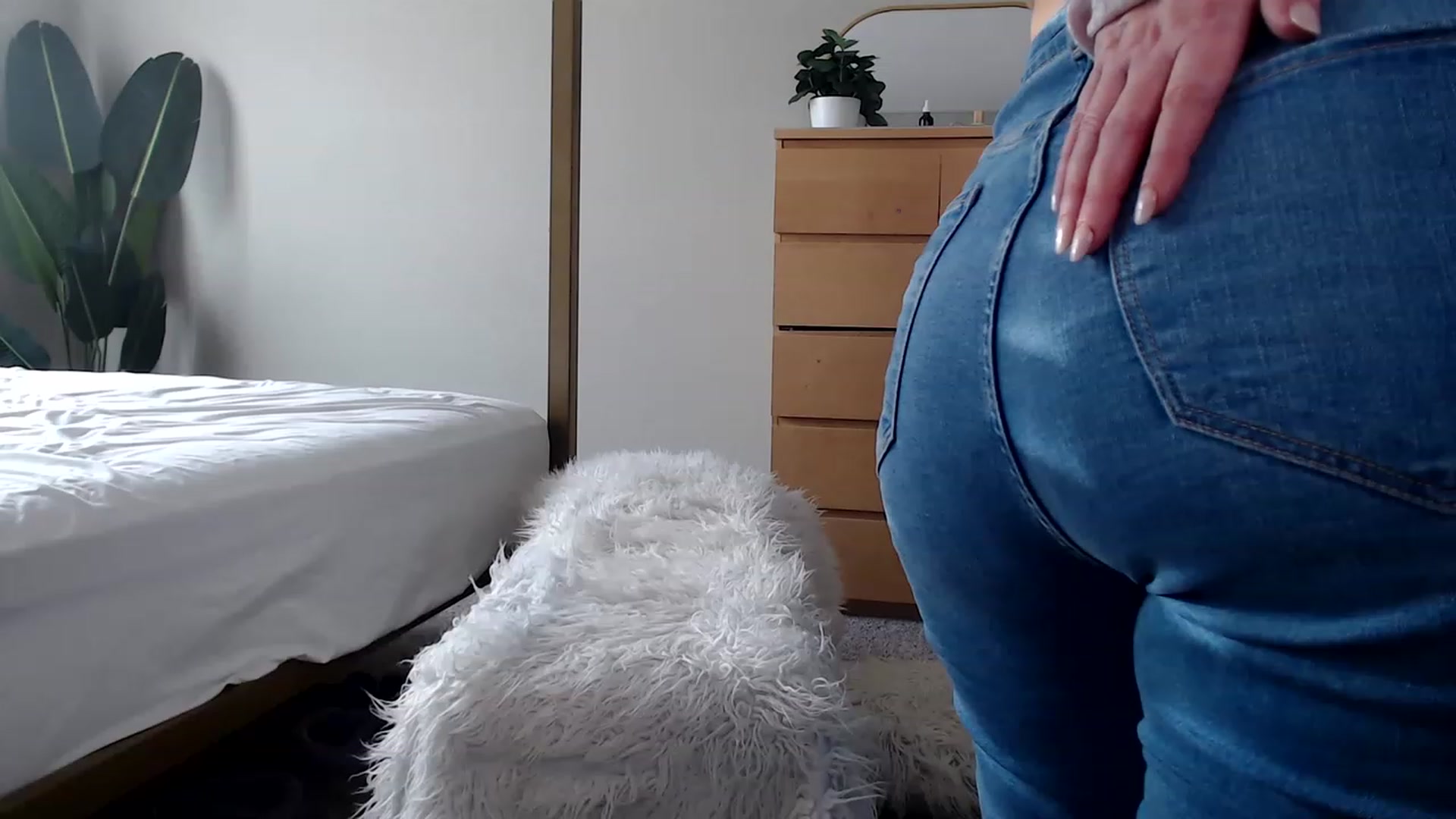 Gallery image thumbnail from Alexis_Anne's myfreecams stream on, 05/27/2023, 23:34 image 13 of 20