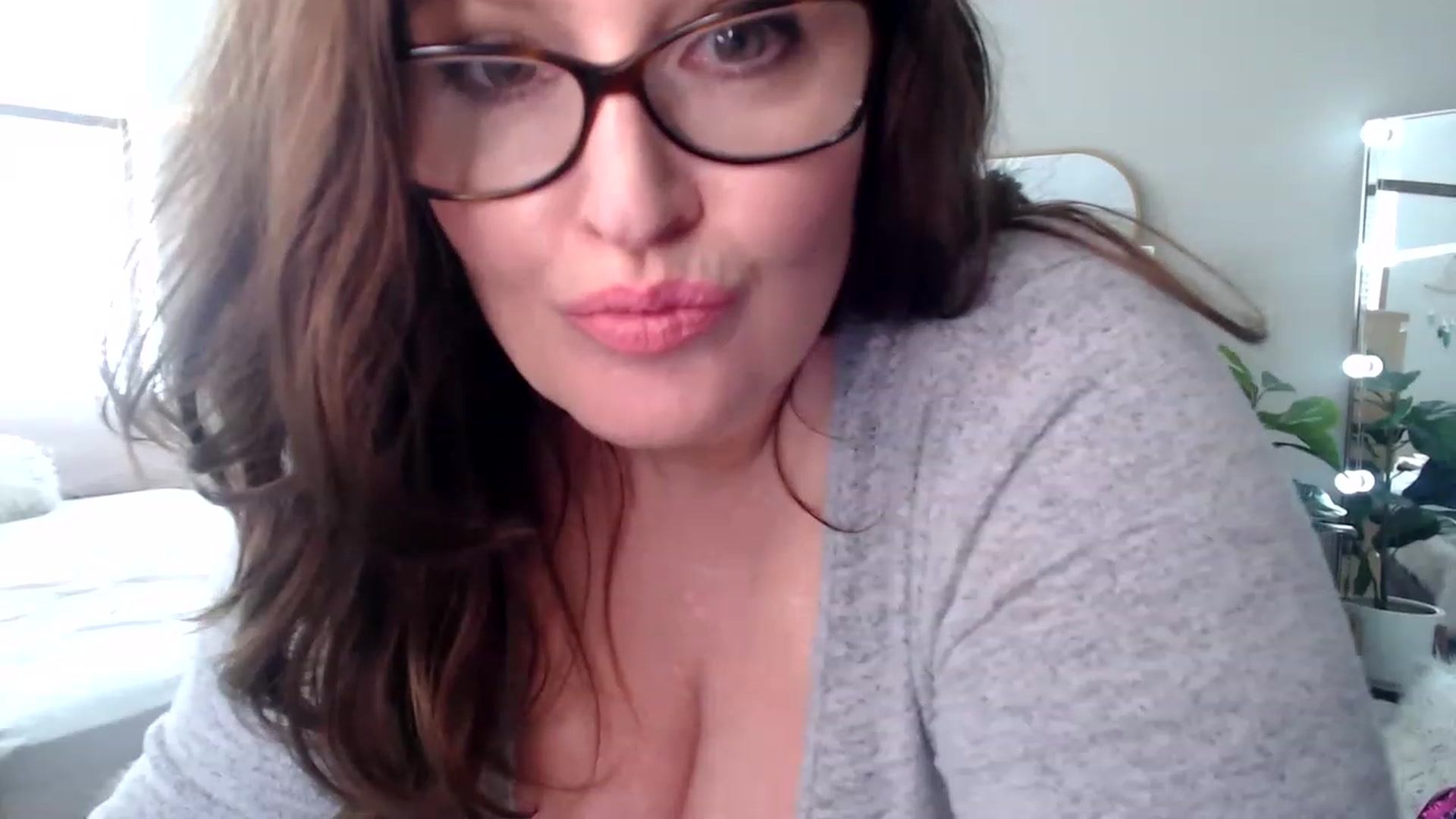 Gallery image thumbnail from Alexis_Anne's myfreecams stream on, 06/04/2023, 20:53 image 3 of 20